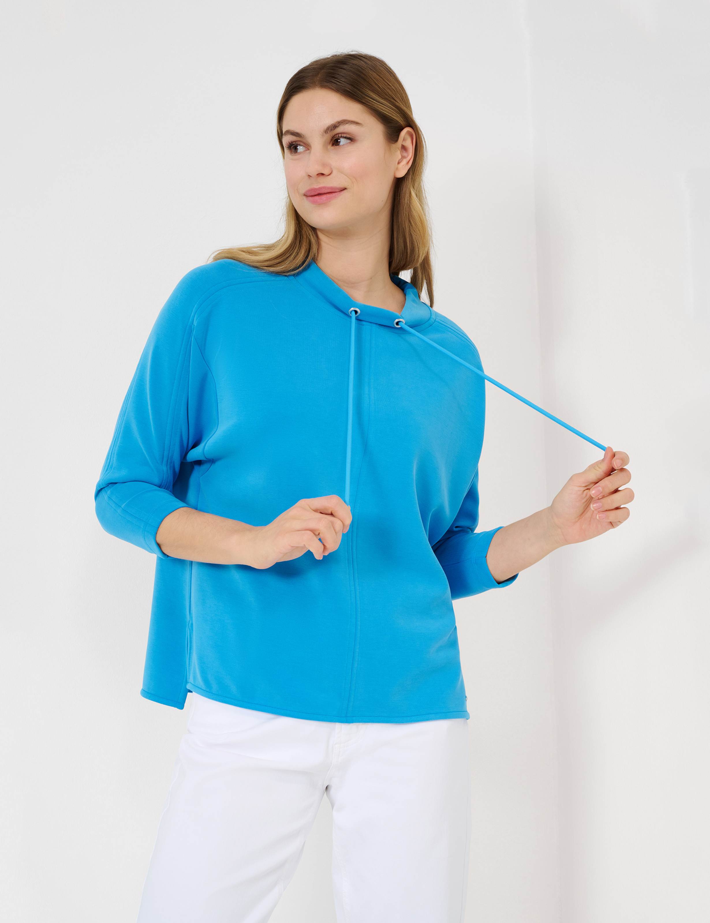 Women Style BEE sky blue  Model Front