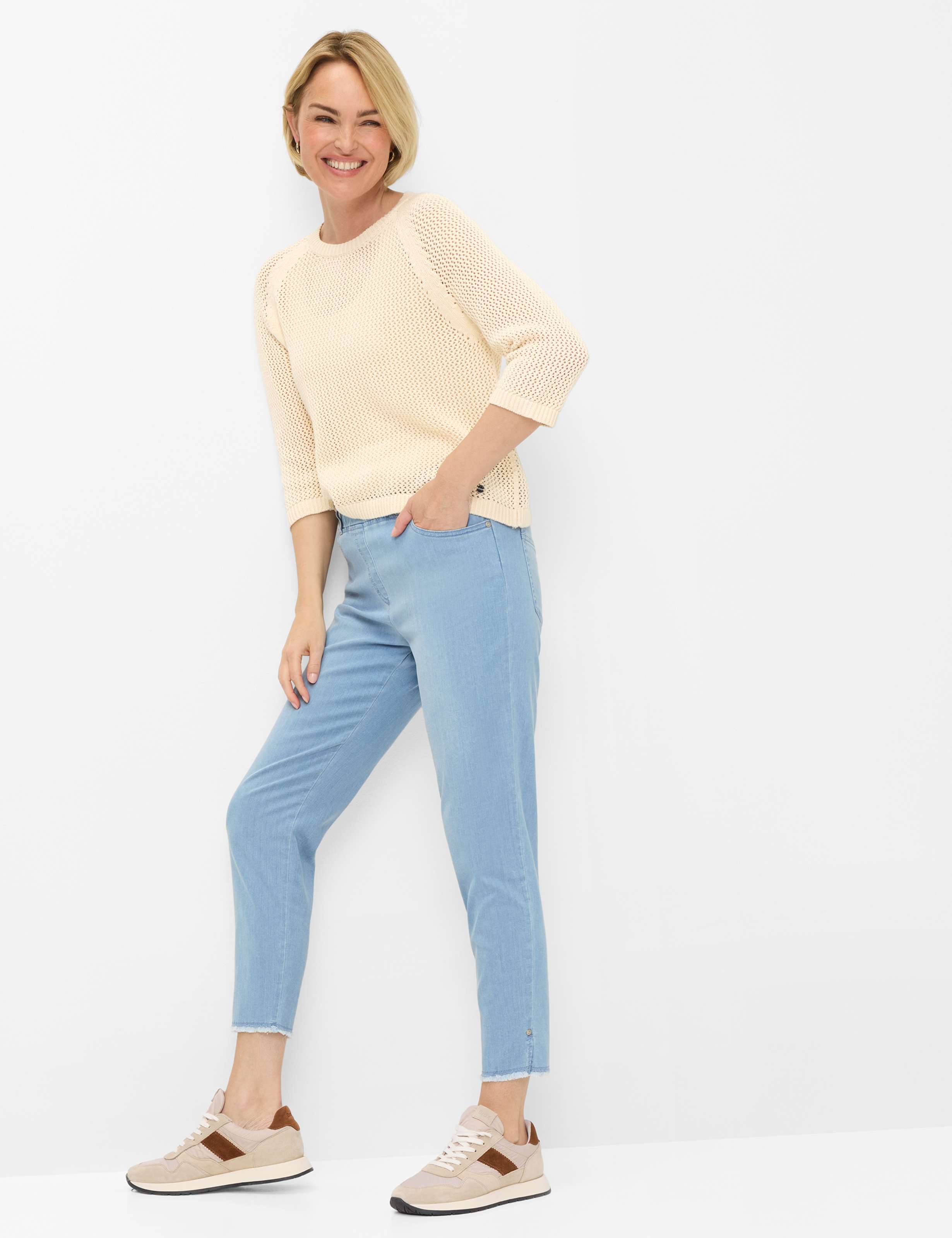 Damen Style CAVINA FRINGE Denim Hellblau Comfort Plus Fit Model Outfit