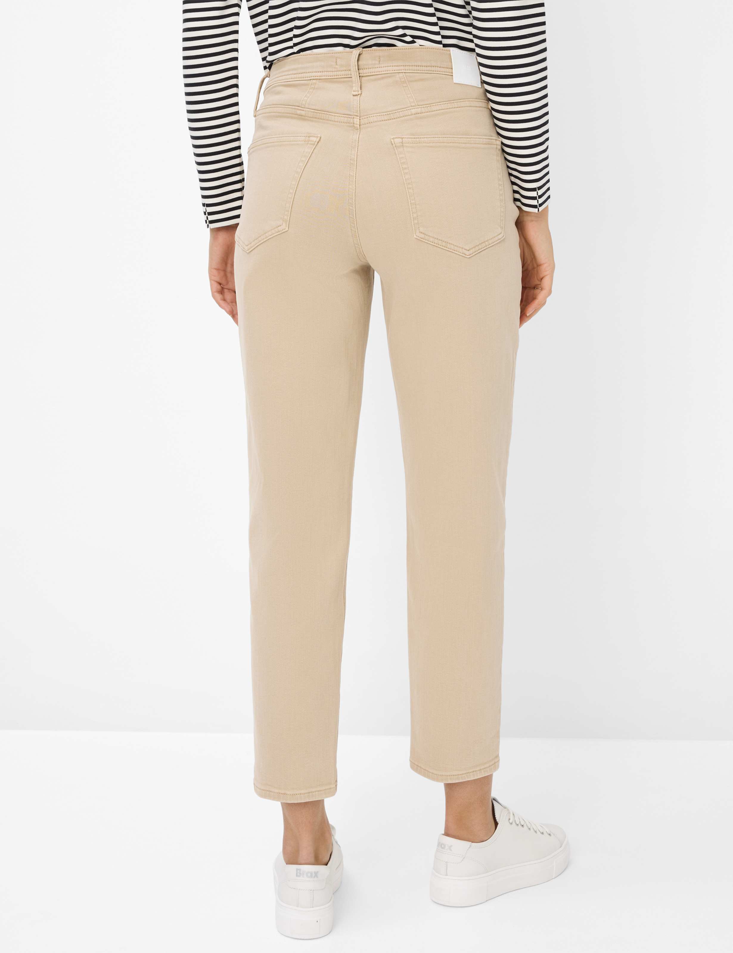 Damen Style MILEY S Denim Beige Relaxed Fit Model Rueck