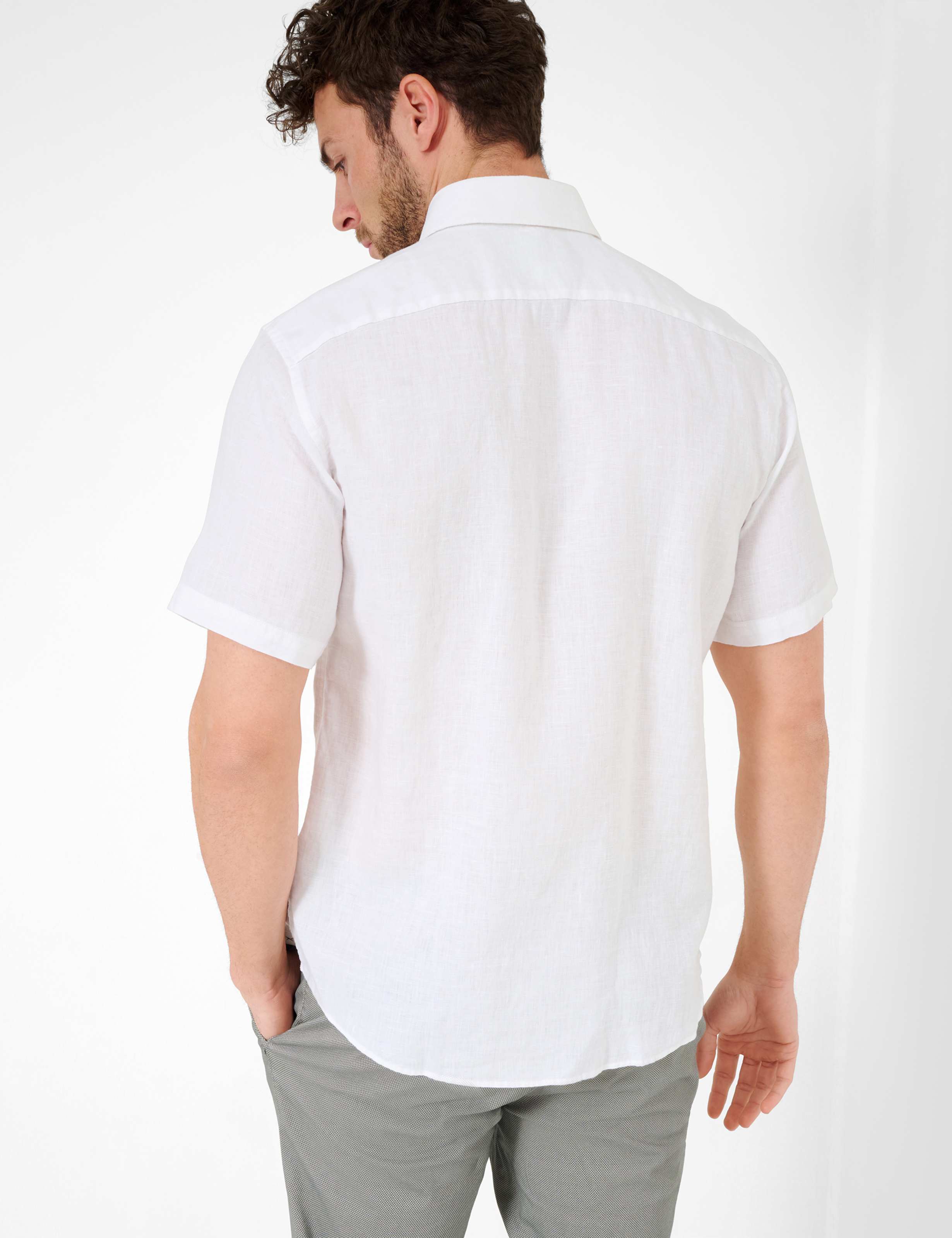 Men Style DAN white  Model back