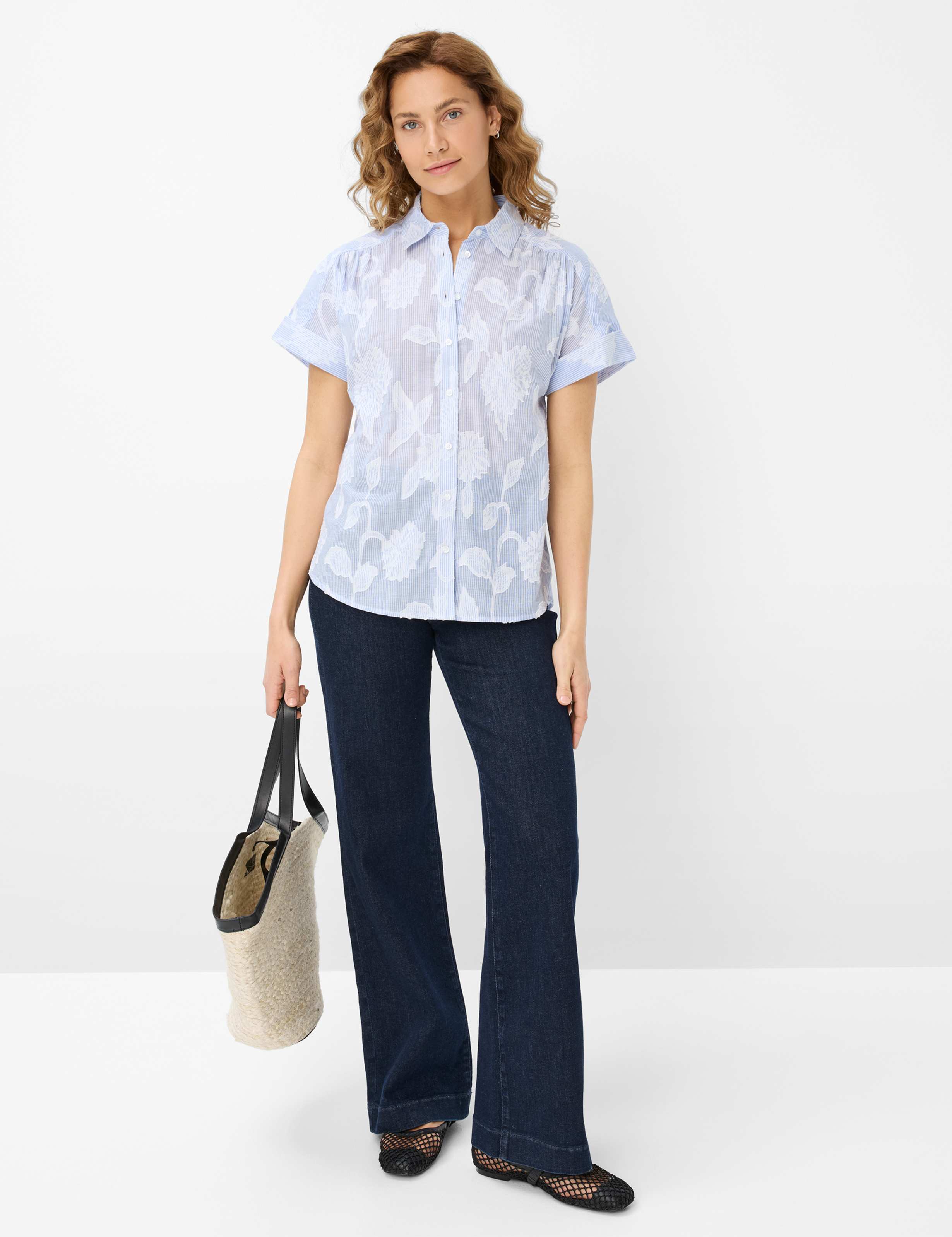 Femme Style VIV Bleu Clair  Tenue du mannequin
