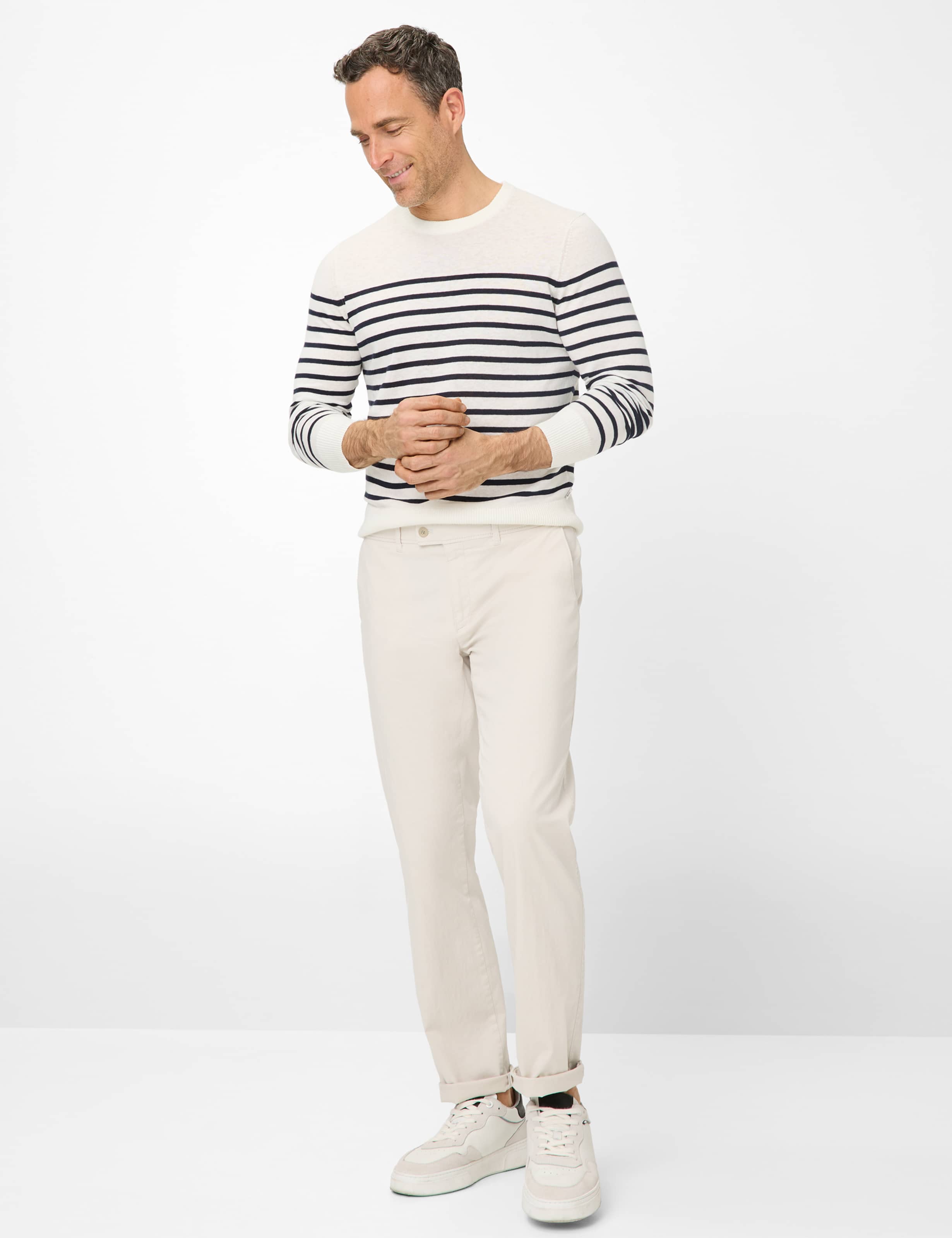 Homme Style EVANS Beige Clair Regular Fit Tenue du mannequin