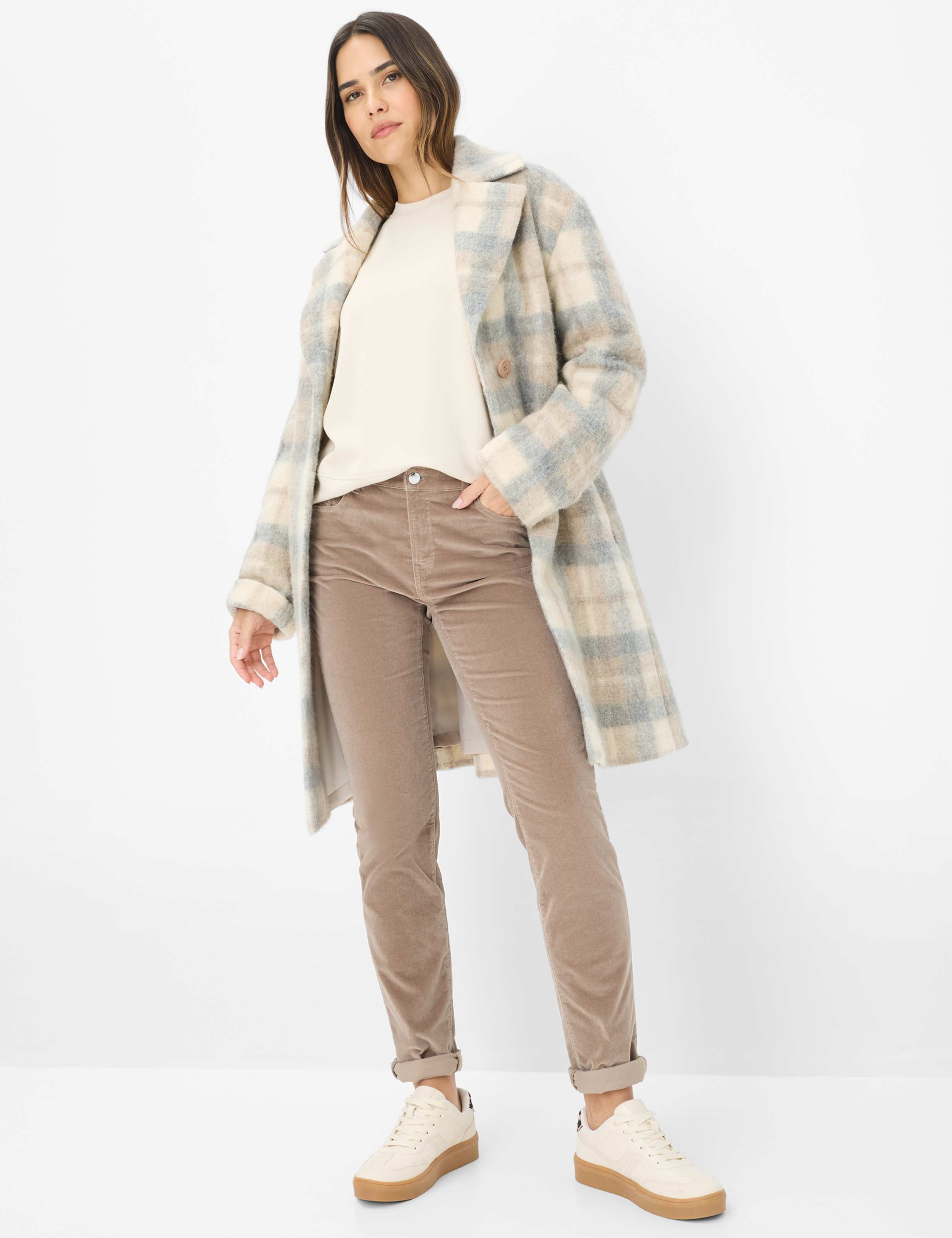 Dames Style CAROLA Lichtbruin Feminine Fit Model outfit