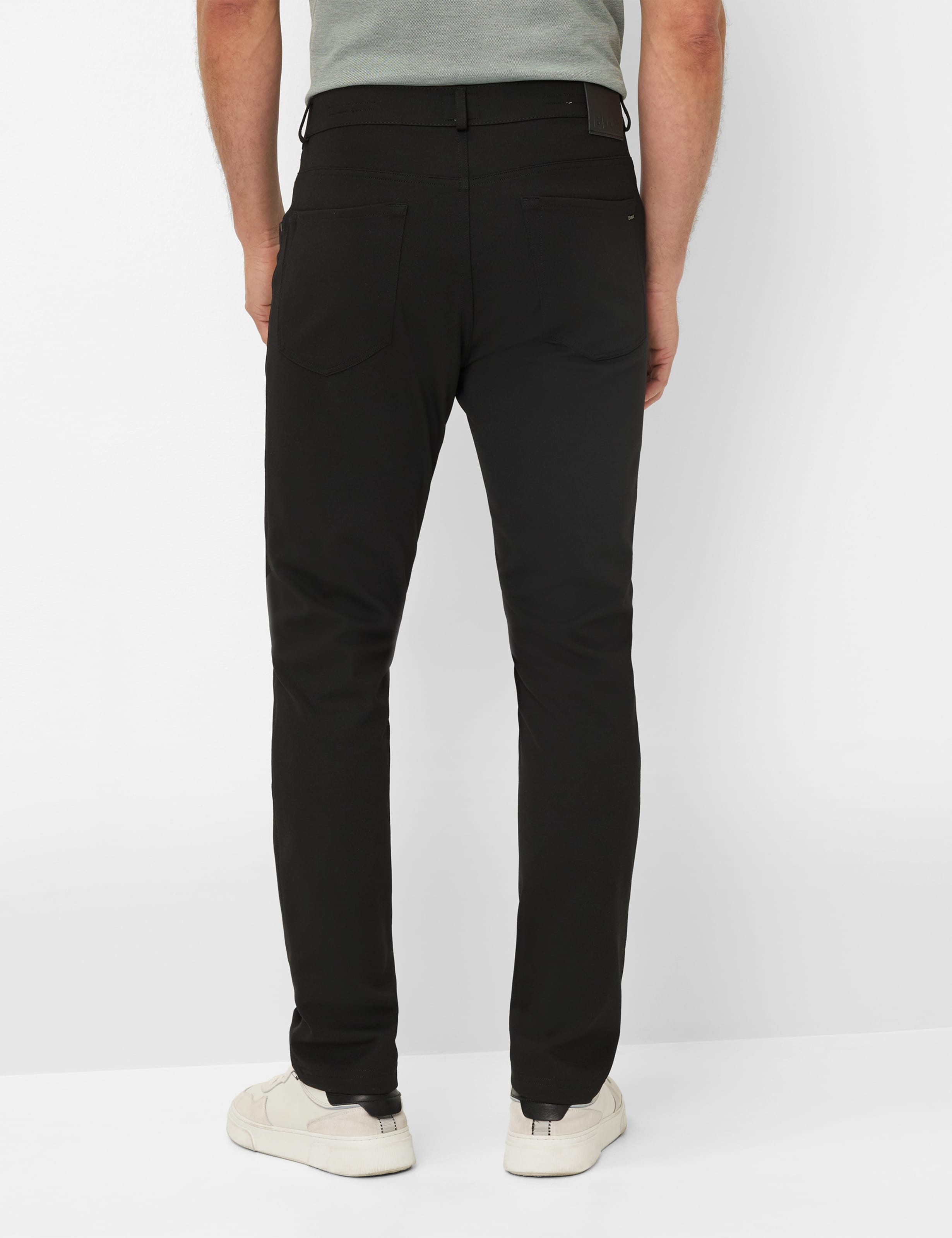 Heren Style CHUCK Zwart Modern Fit Model achterkant