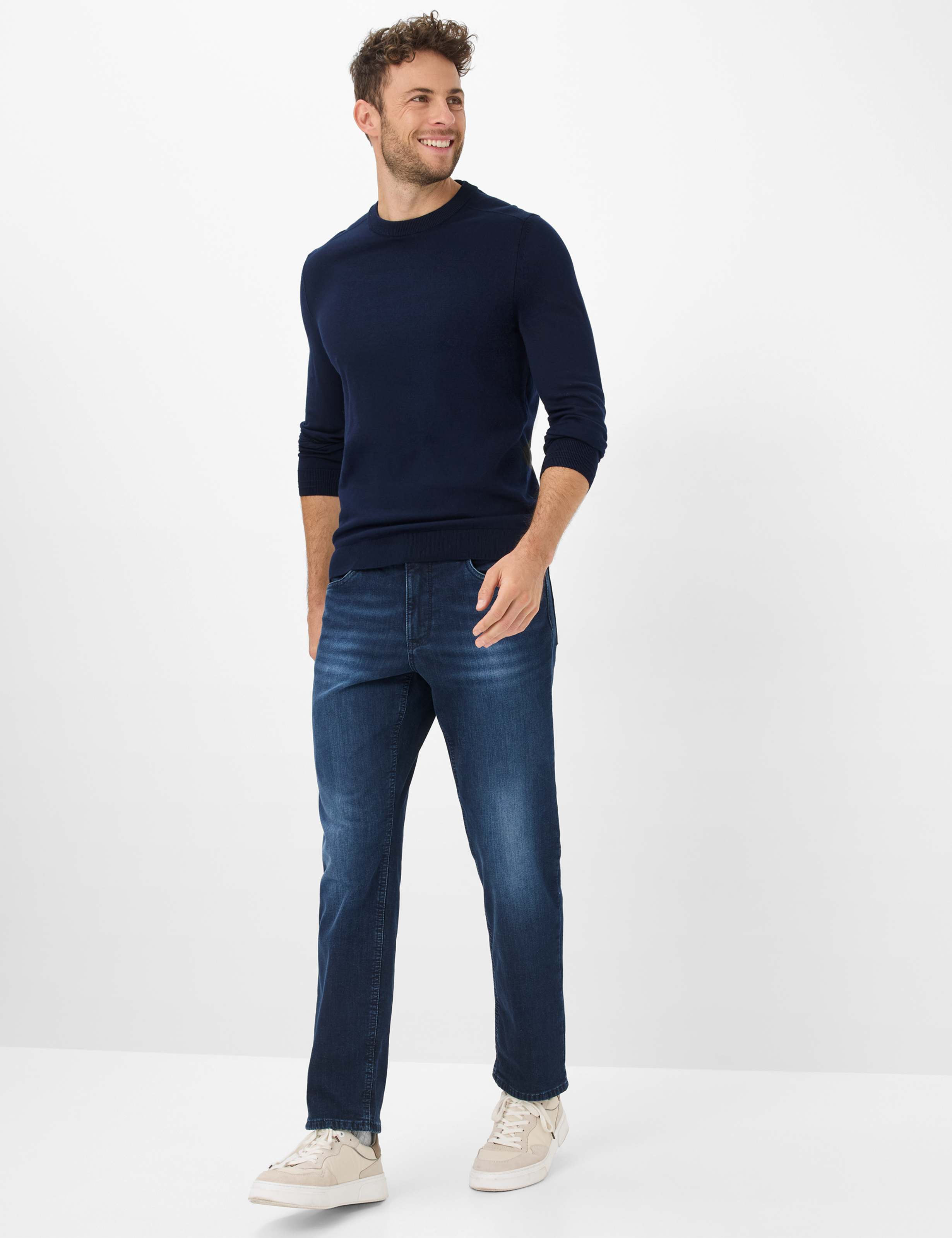 Herren Style COOPER TT Denim Blau Regular Fit Model Outfit