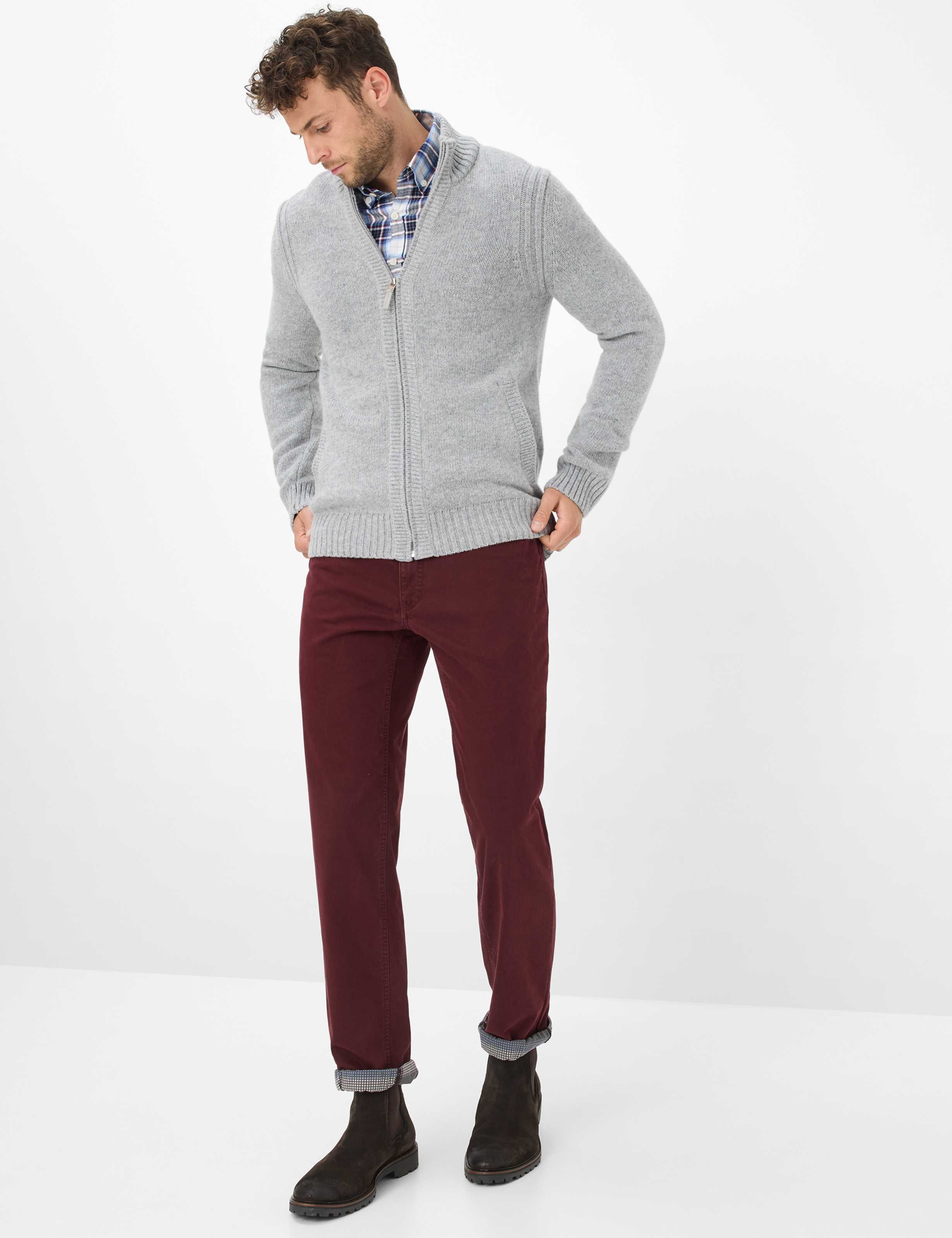 Herren Style COOPER TT Dunkelrot Regular Fit Model Outfit