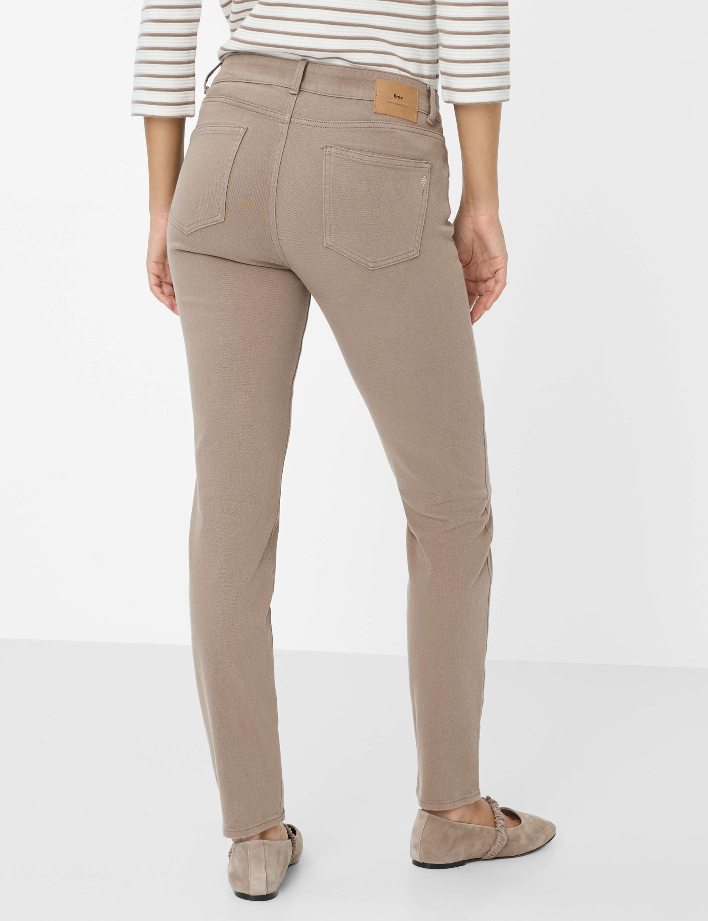 Damen Style SHAKIRA Denim Hellbraun Slim Fit Model Rueck