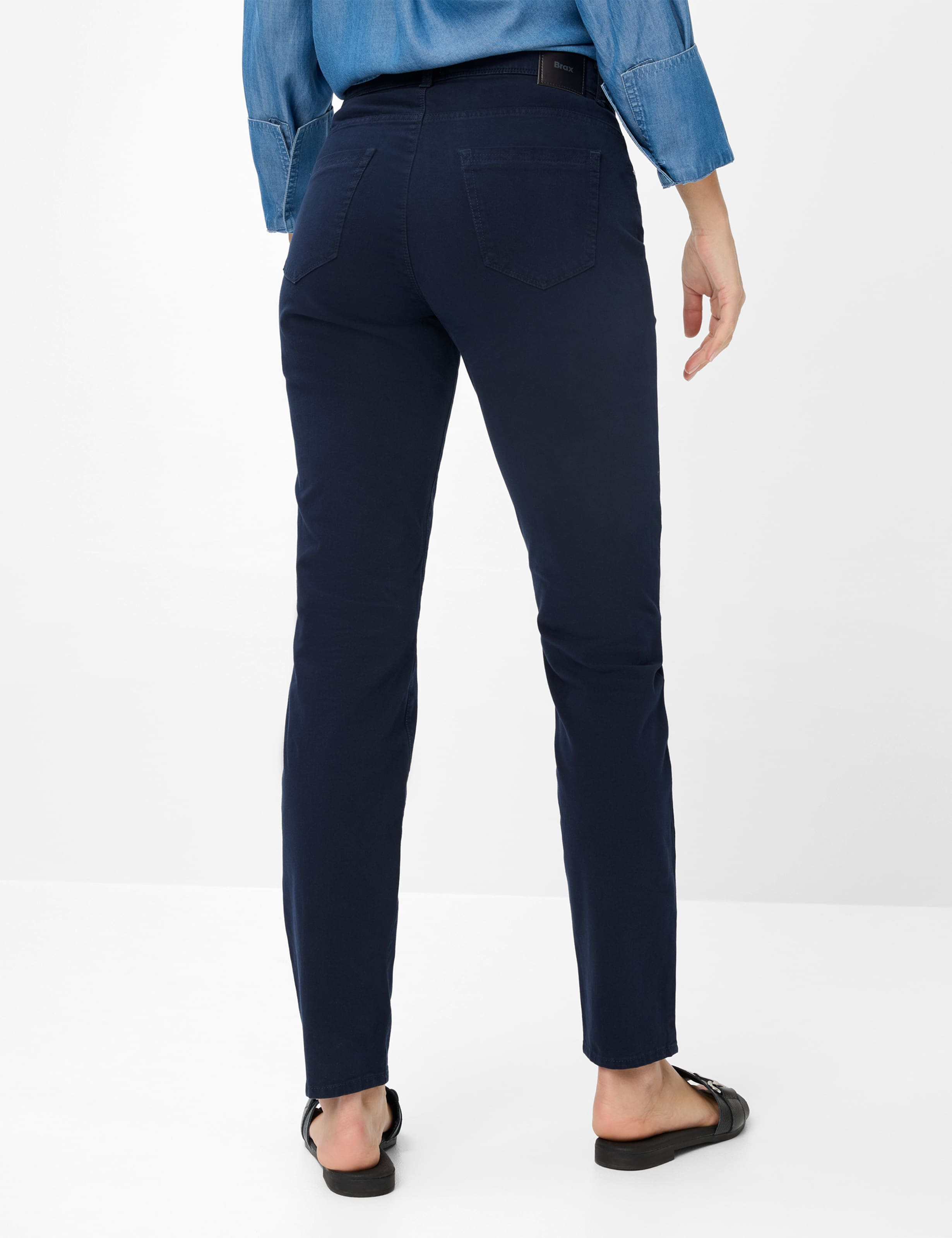 Damen Style SHAKIRA Dunkelblau Slim Fit Model Rueck
