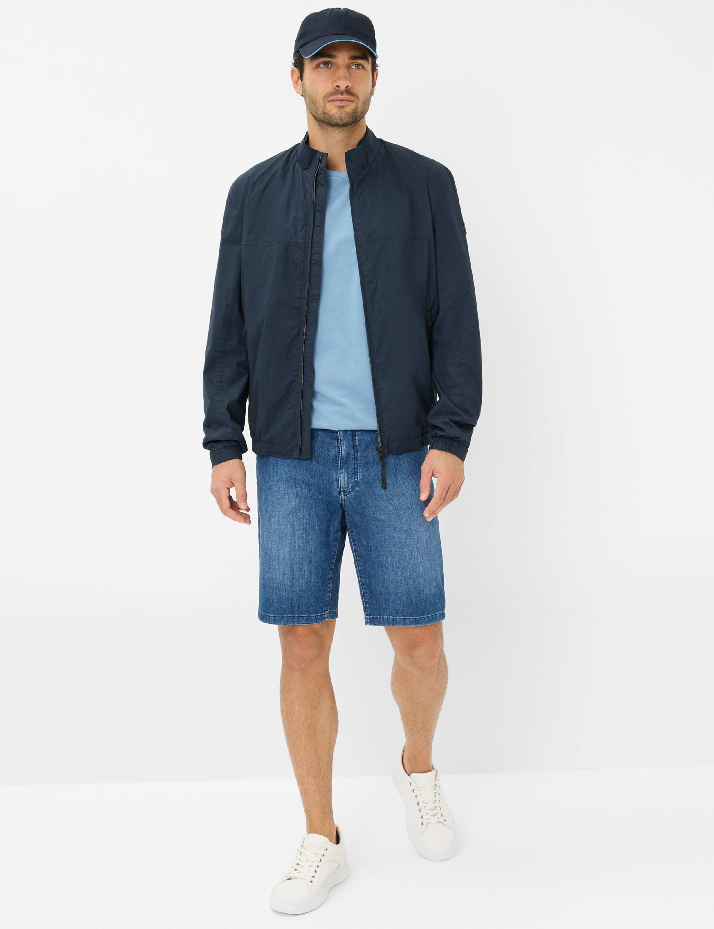 Homme Style BALI Denim Bleu Regular Fit Tenue du mannequin