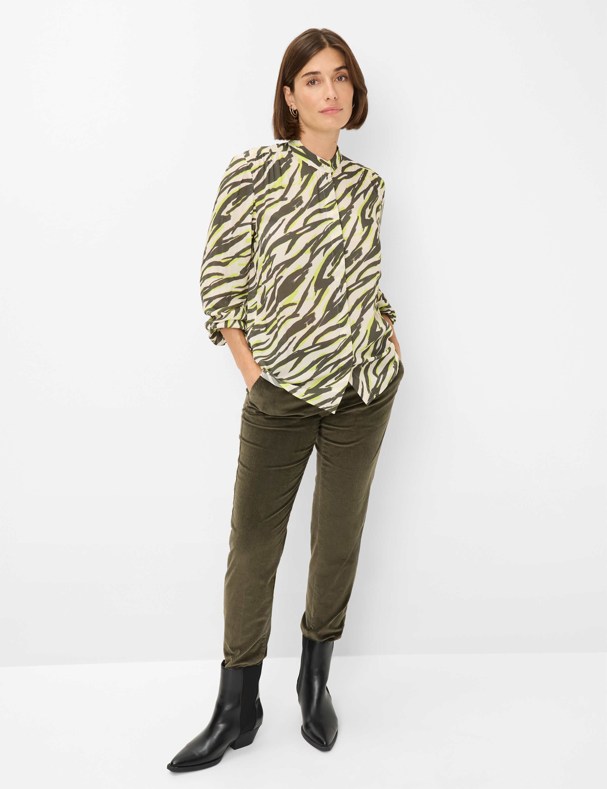 Damen Style VIVI Grün  Model Outfit