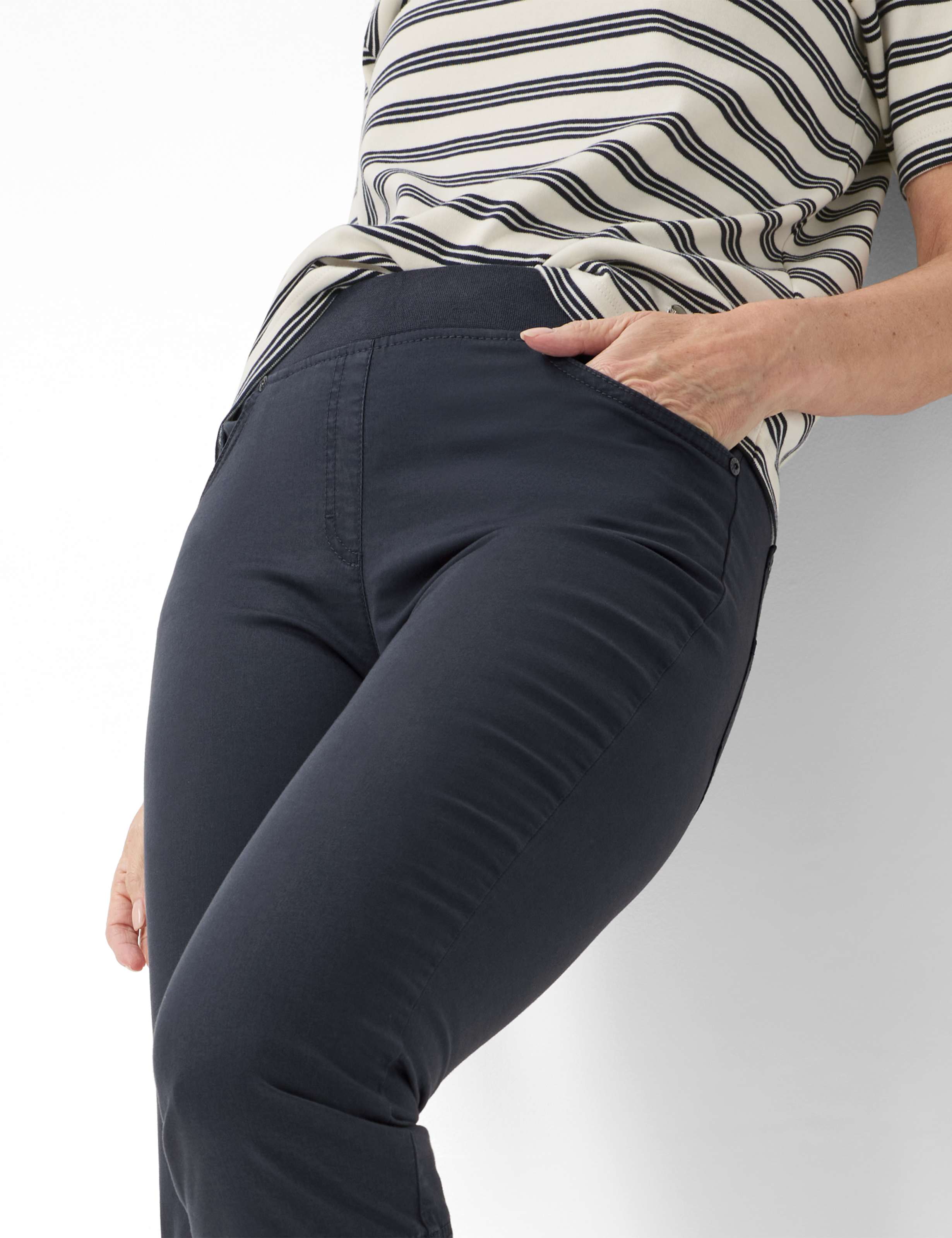 Femme Style PAMINA CAPRI Bleu Foncé Slim Fit Détail 1