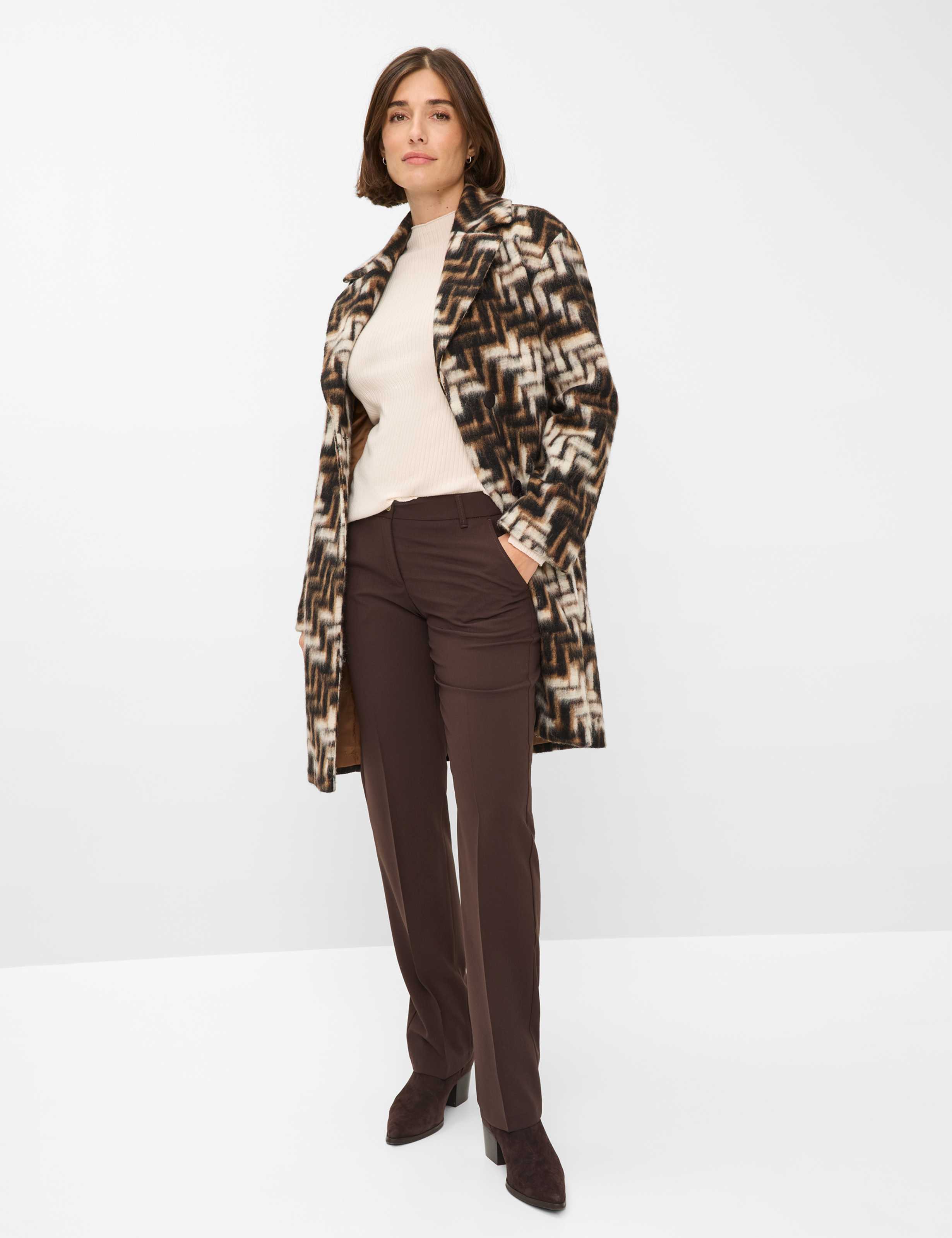 Dame Style MARON Mørkebrun Regular Fit Model Outfit