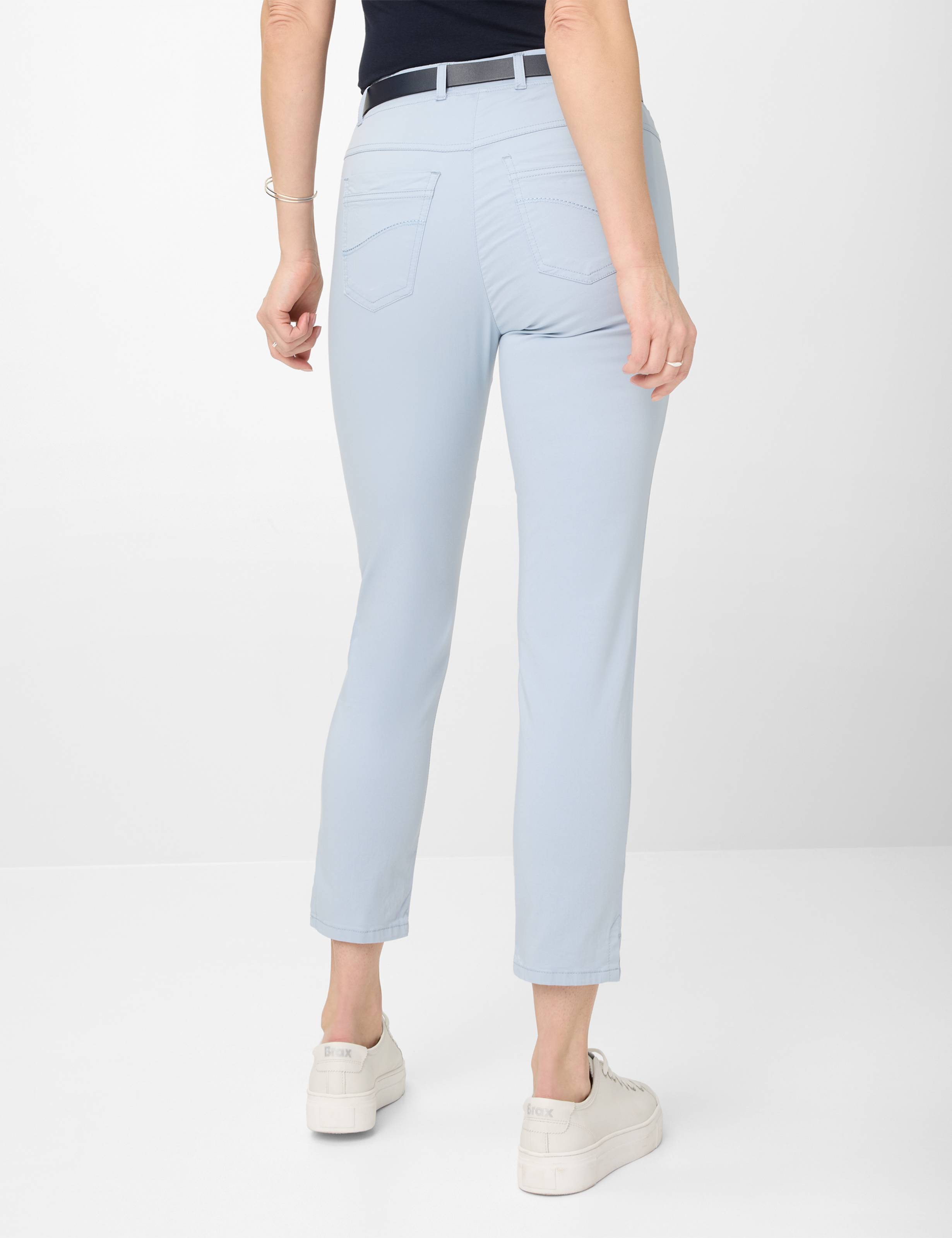 Damen Style LAVINA ZIP 6/8 Hellblau Super Slim Fit Model Rueck