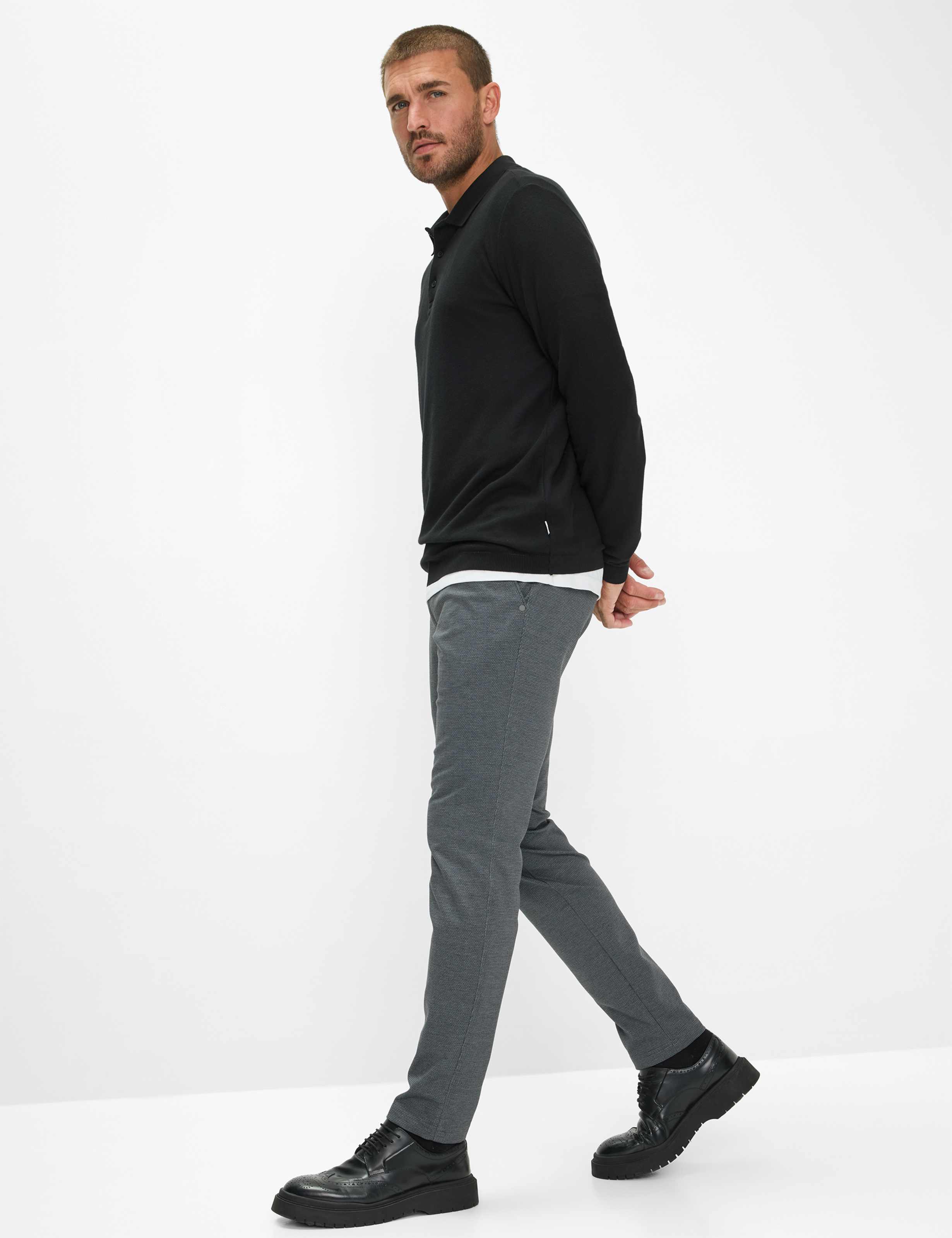 Heren Style SILVIO Mediumgrijs Slim Fit Model outfit