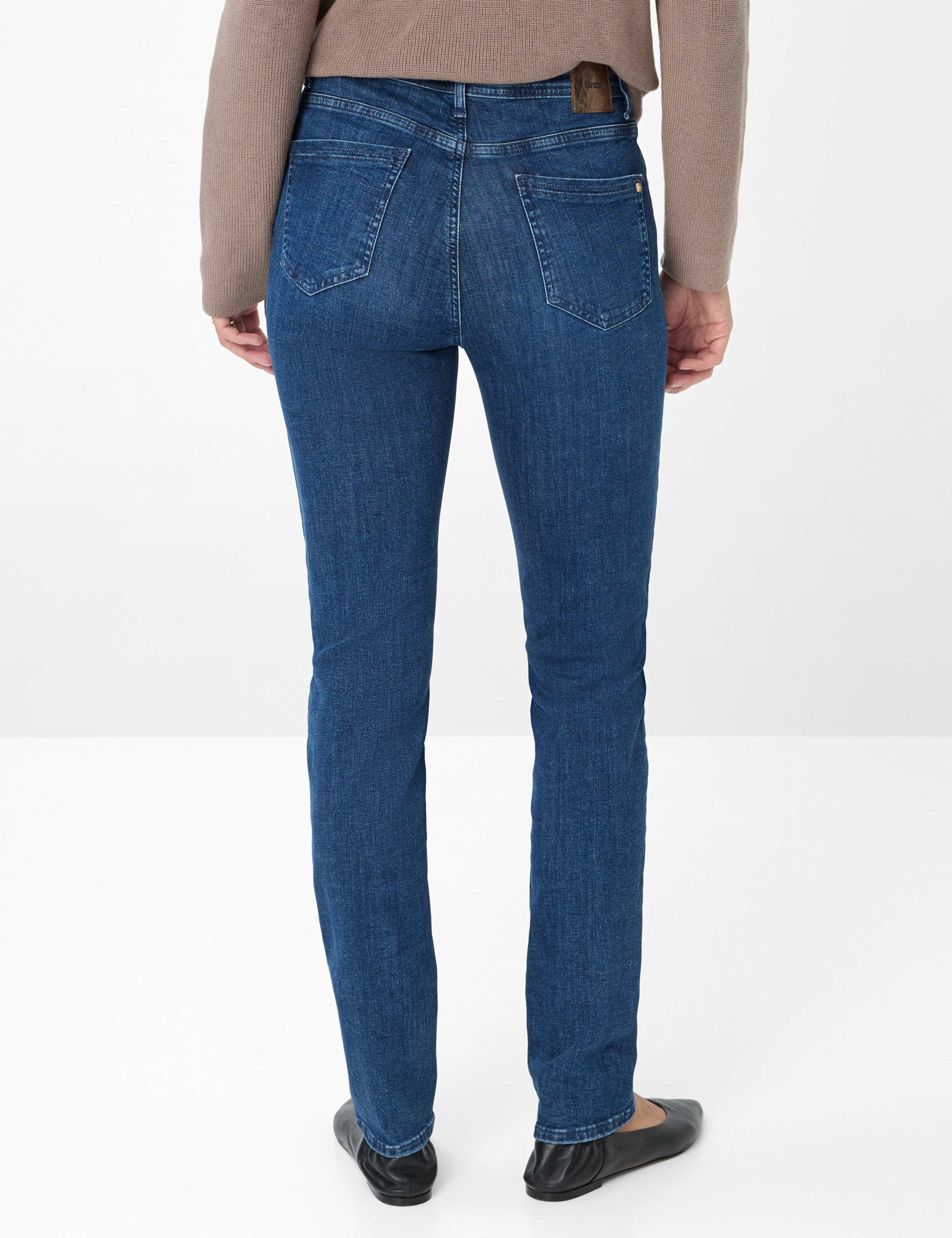 Damen Style CAROLA Denim Blau Feminine Fit Model Rueck