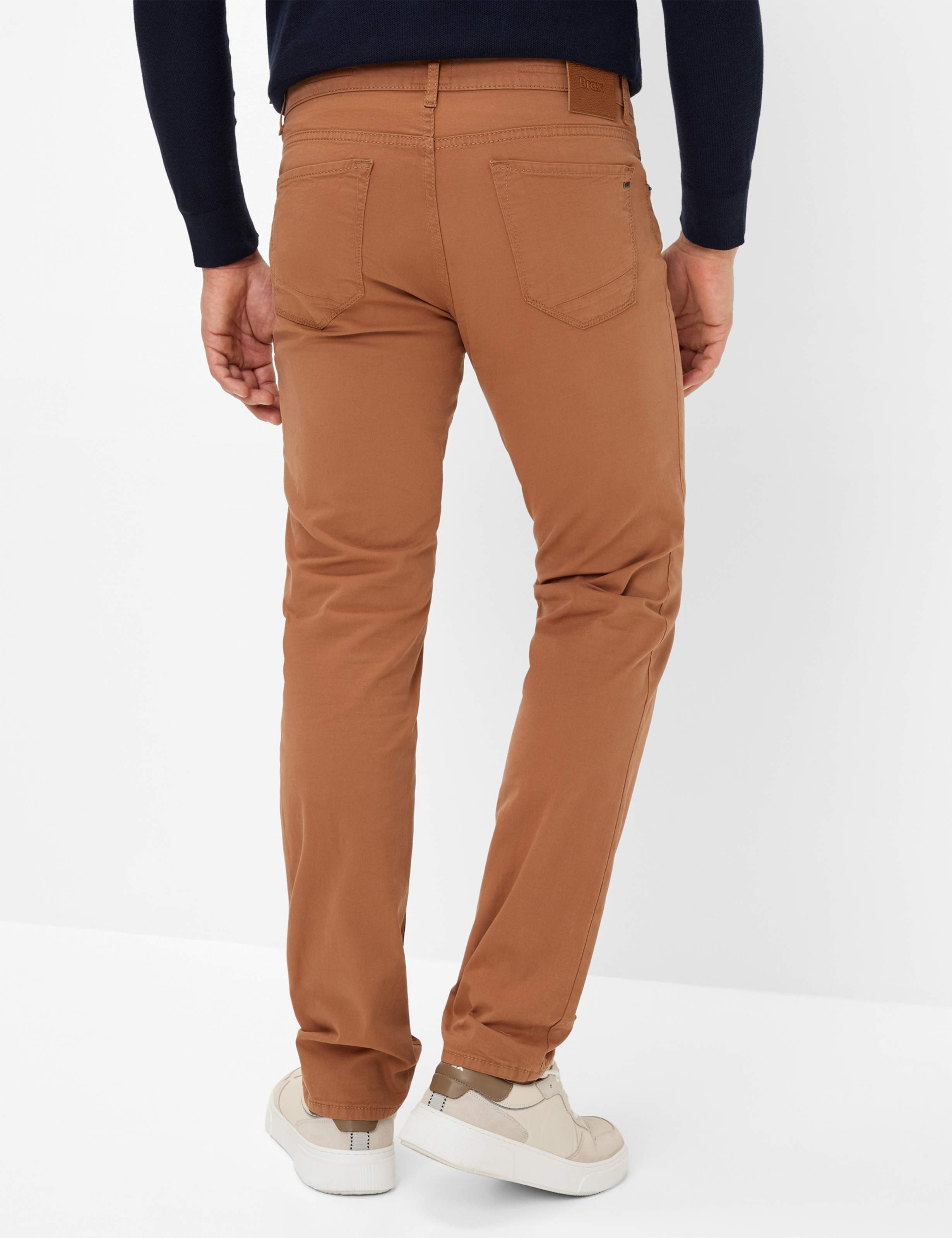 Herren Style CHUCK Braun Modern Fit Model Rueck