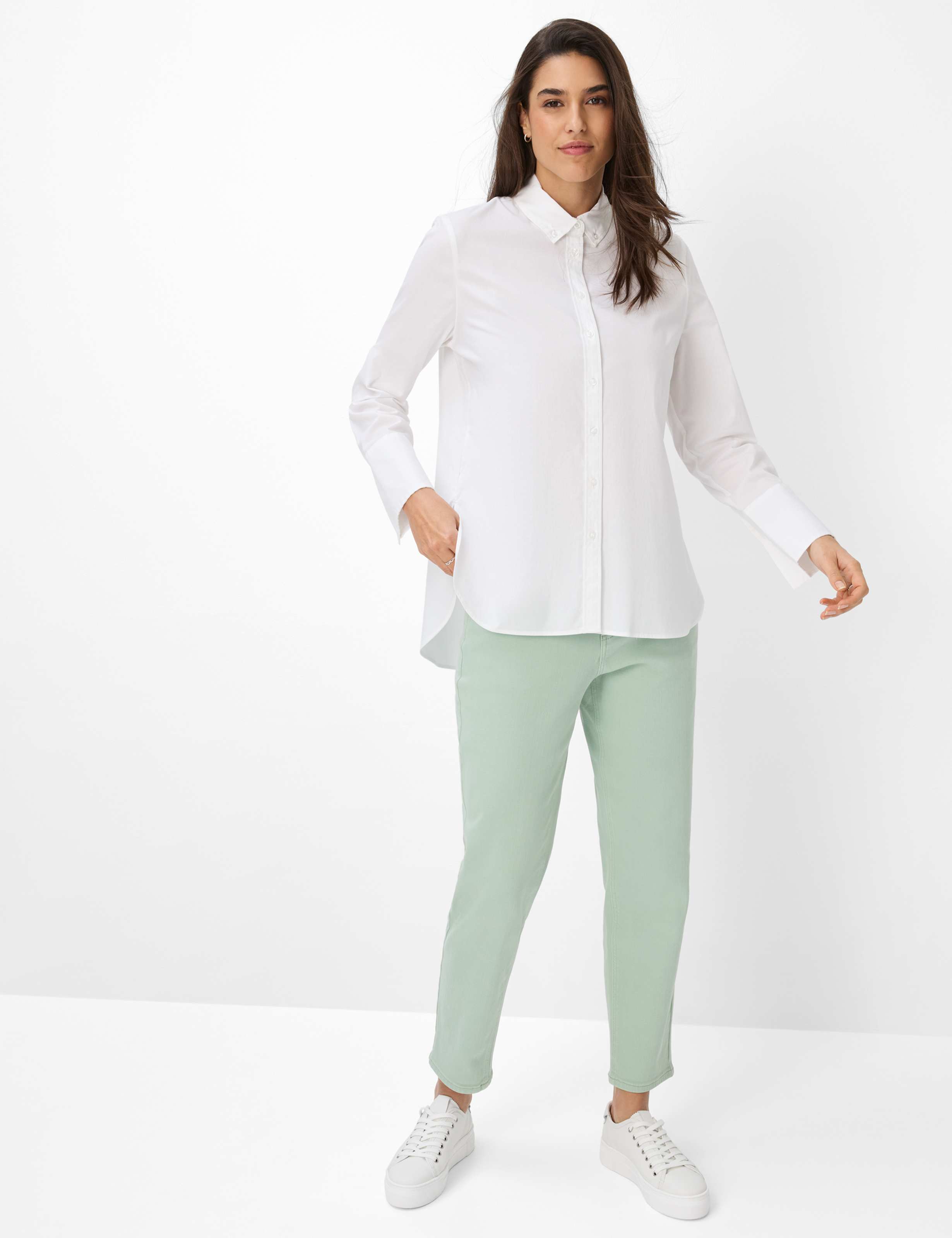 Damen Style VIKI Weiß  Model Outfit