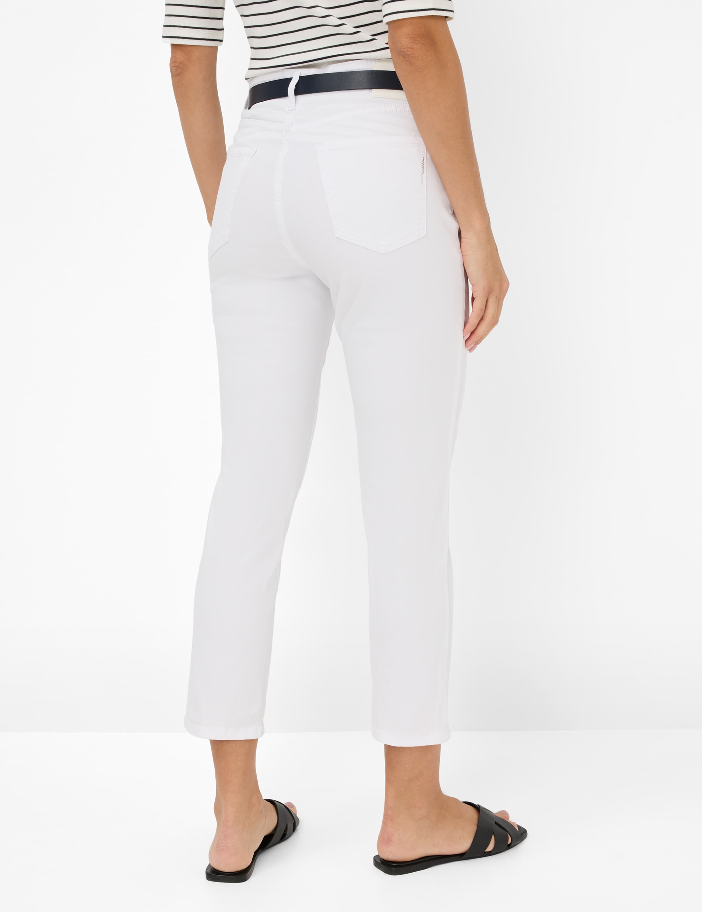 Damen Style CAROLA S Denim Weiß Feminine Fit Model Rueck