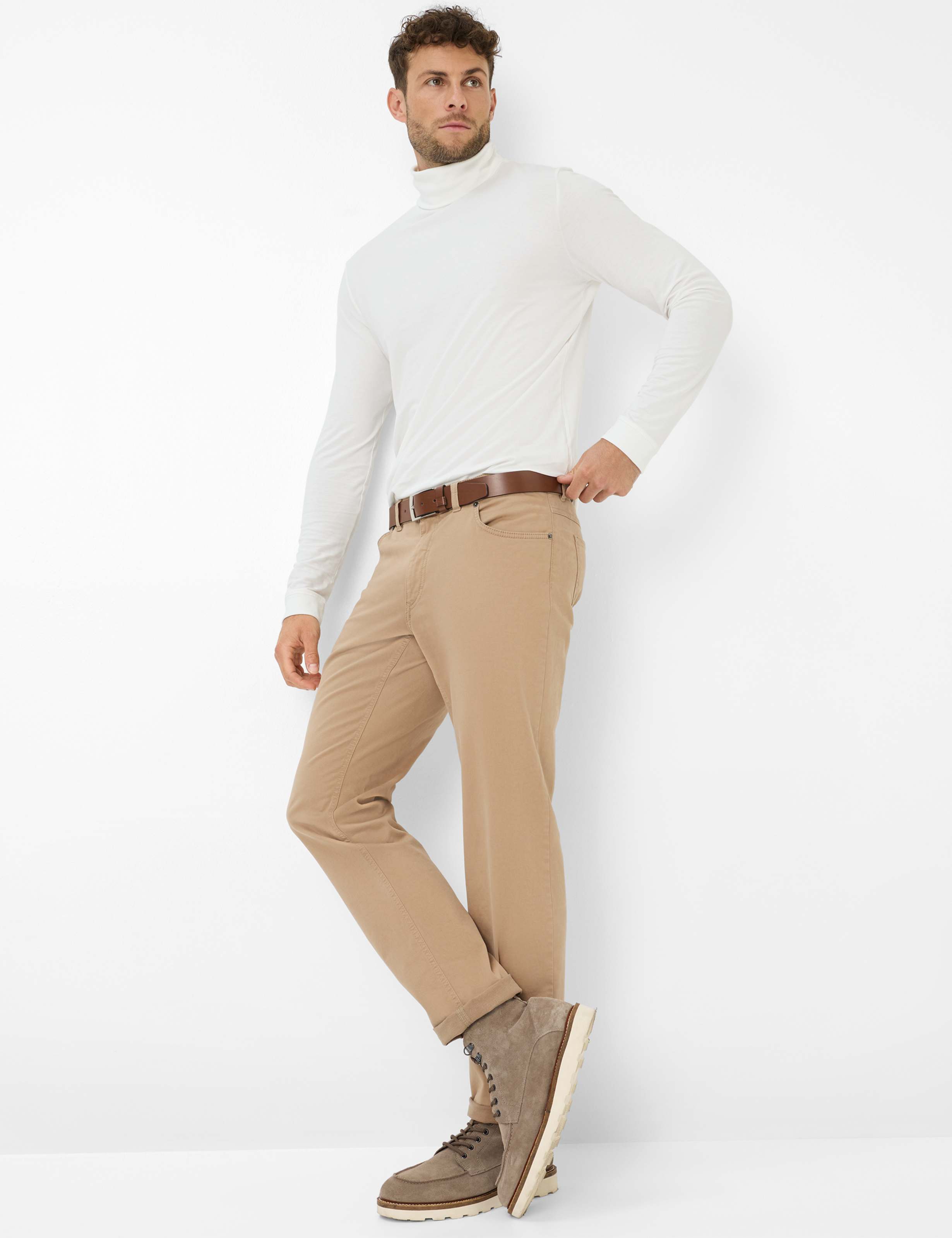 Herren Style COOPER Hellbraun Regular Fit Model Outfit