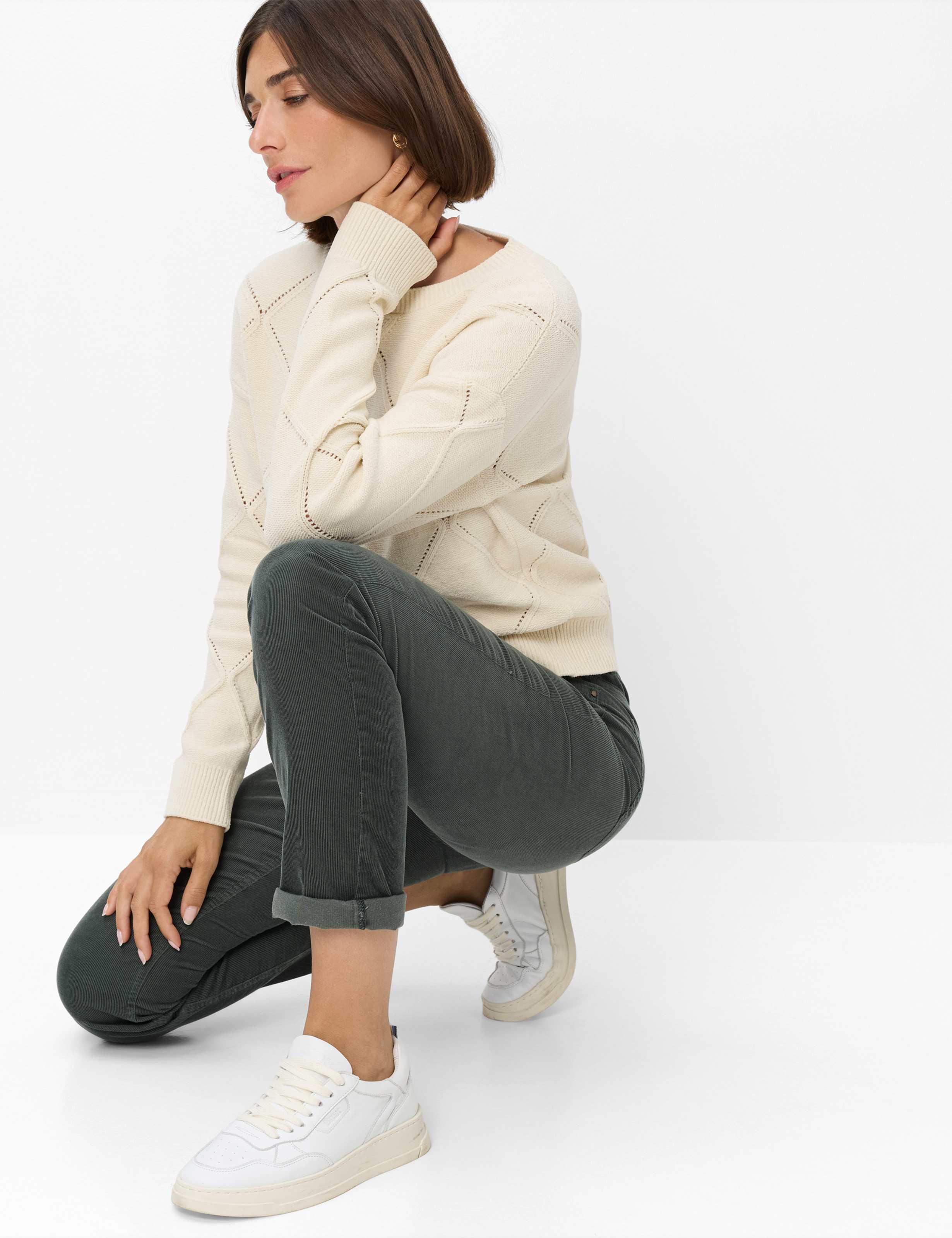 Damen Style CAROLA Dunkelgrün Feminine Fit Detail 1