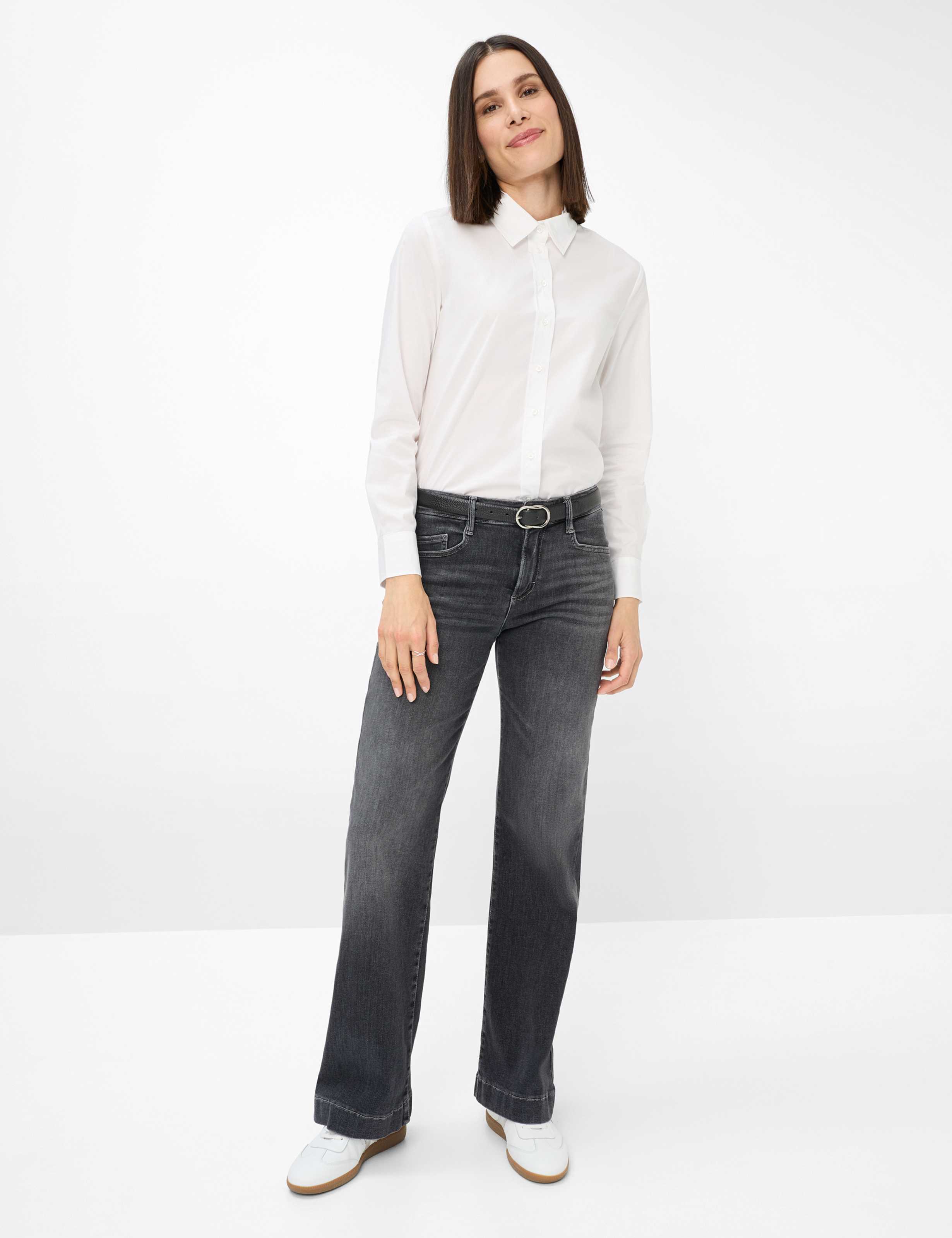 Damen Style MAINE Denim Hellgrau Wide Leg Model Outfit