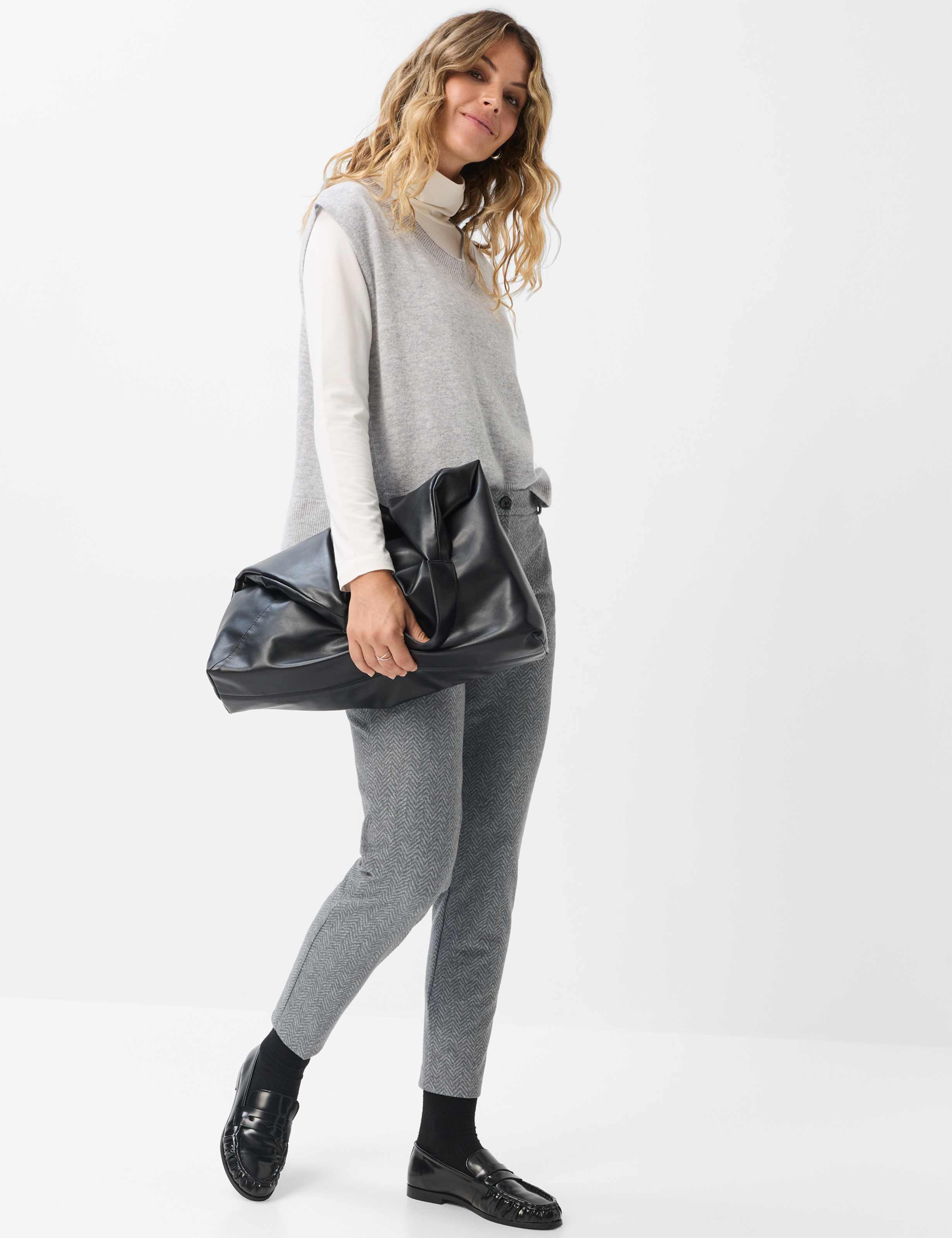 Women Style MARON S Dark Gray Regular Fit Model Outfit