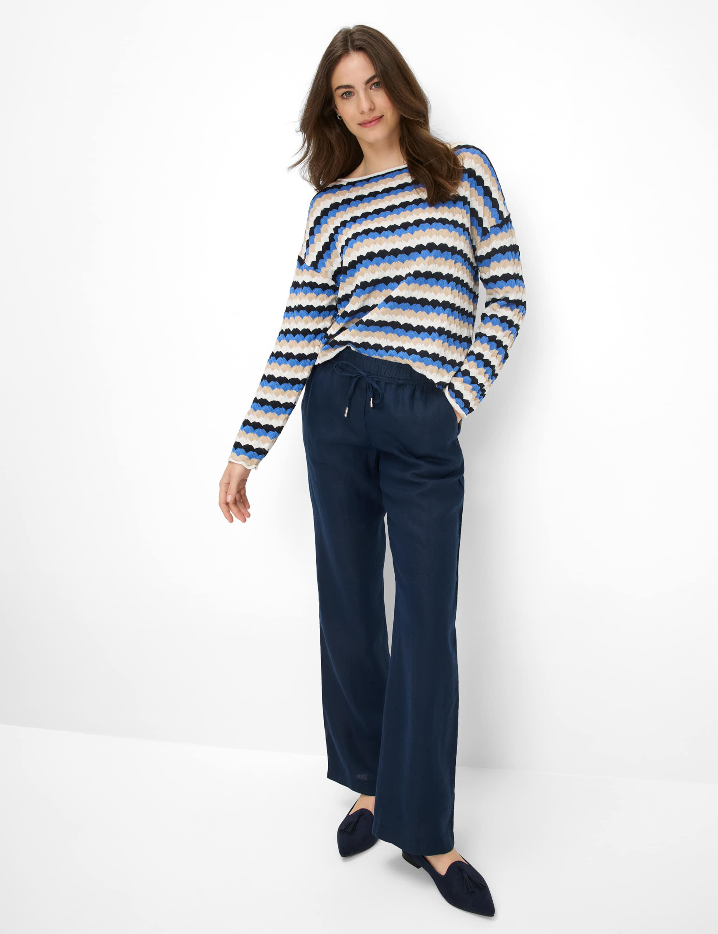 Damen Style FARINA Dunkelblau Wide Leg Model Outfit
