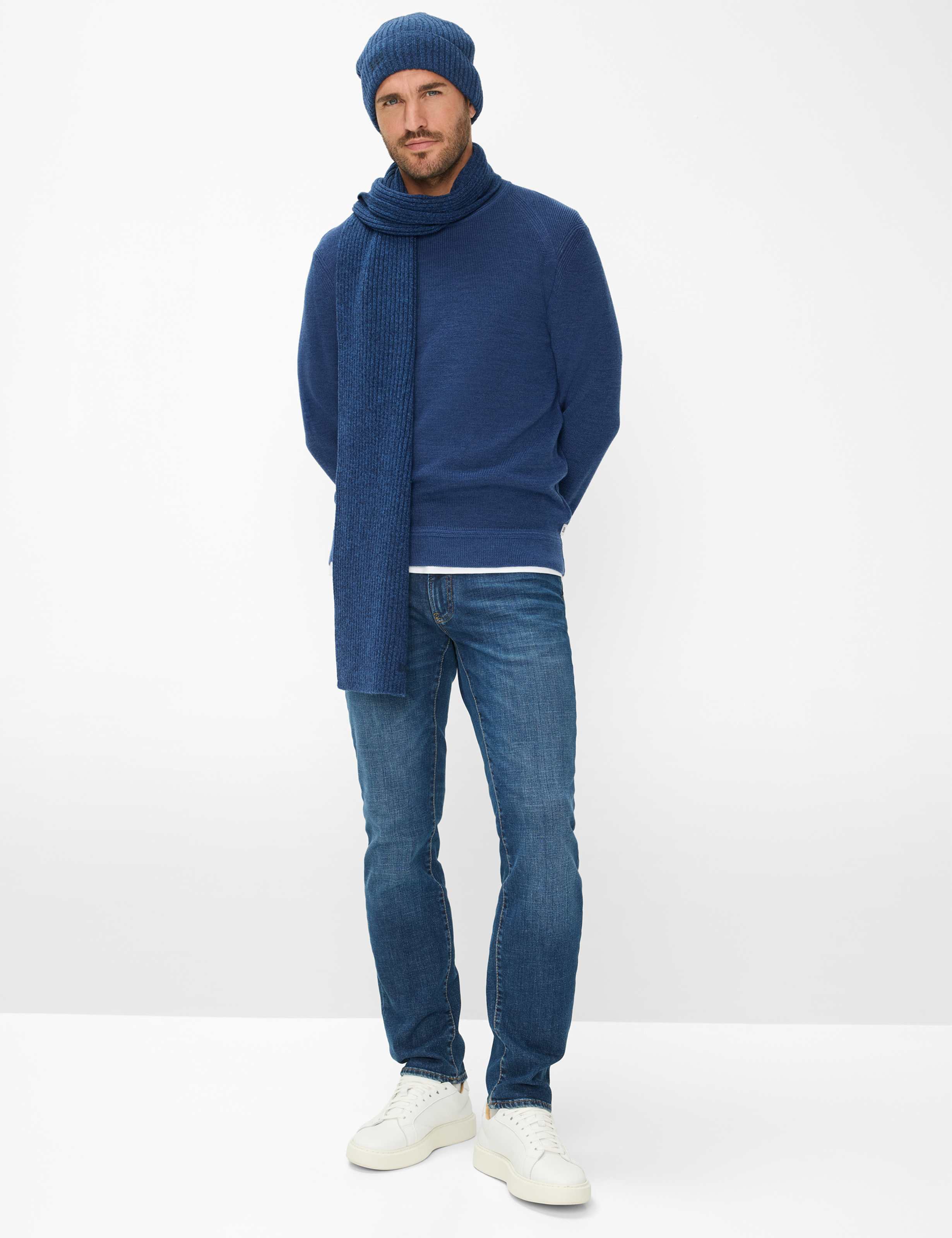 Homme Style ROY Bleu  Tenue du mannequin