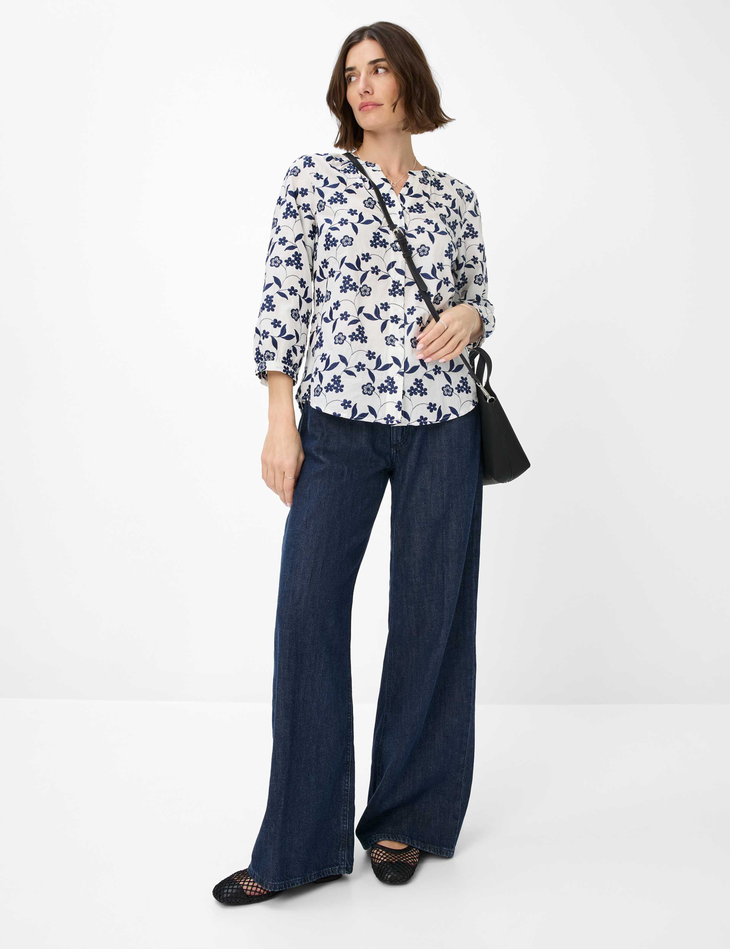 Women Style VELIA White  Model Outfit