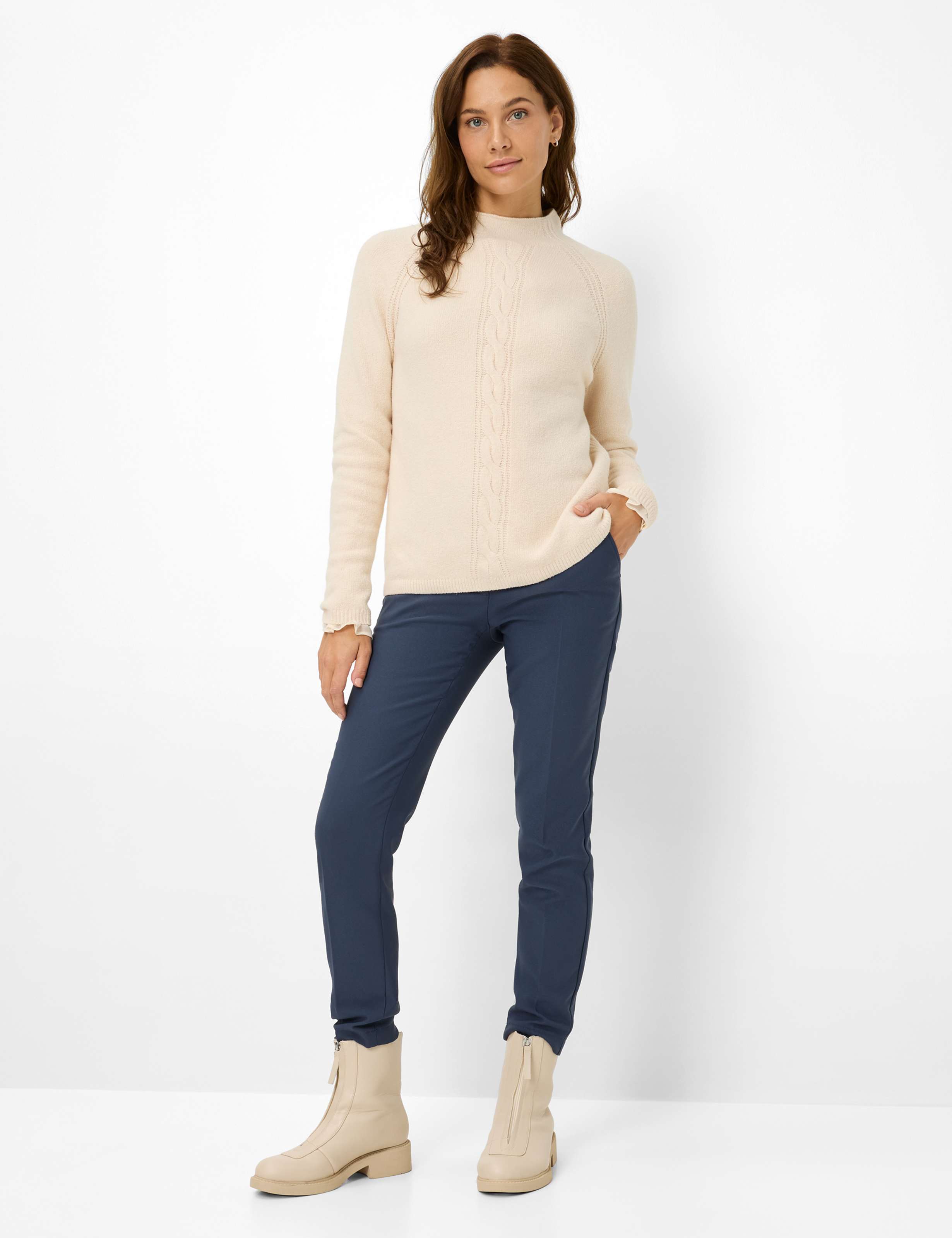 Damen Style LEA Hellbeige  Model Outfit