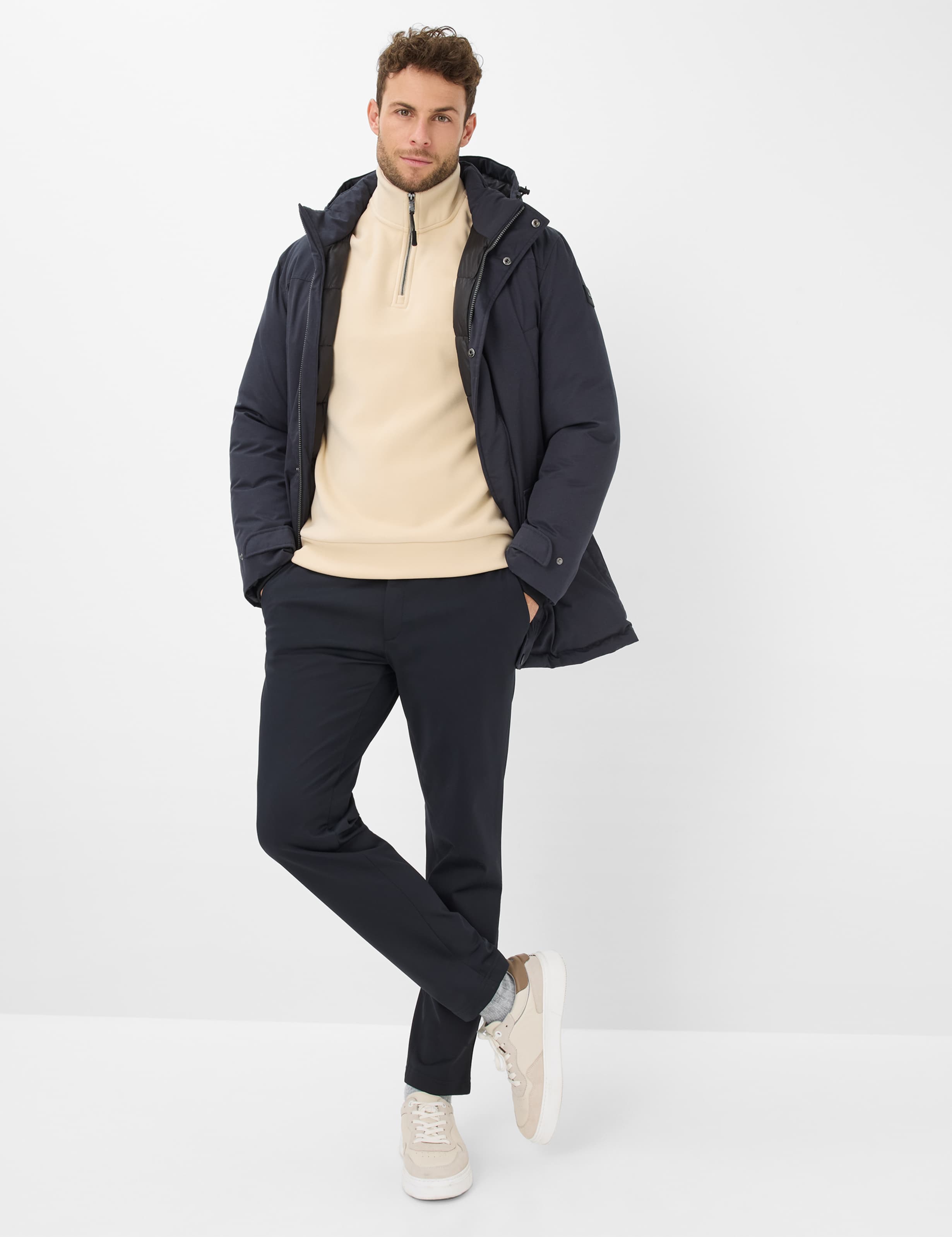 Homme Style SION Beige Clair  Tenue du mannequin