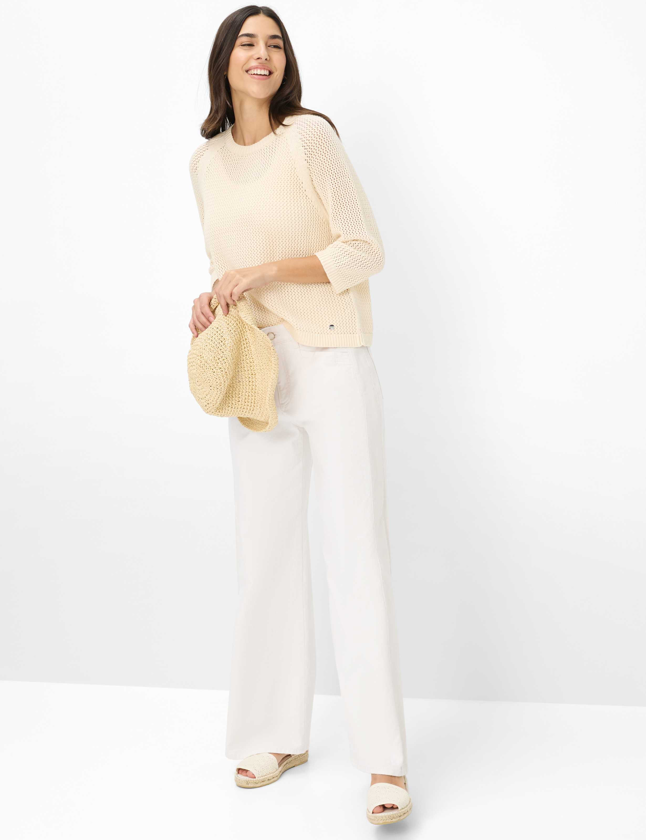 Femme Style NALA Beige  Tenue du mannequin