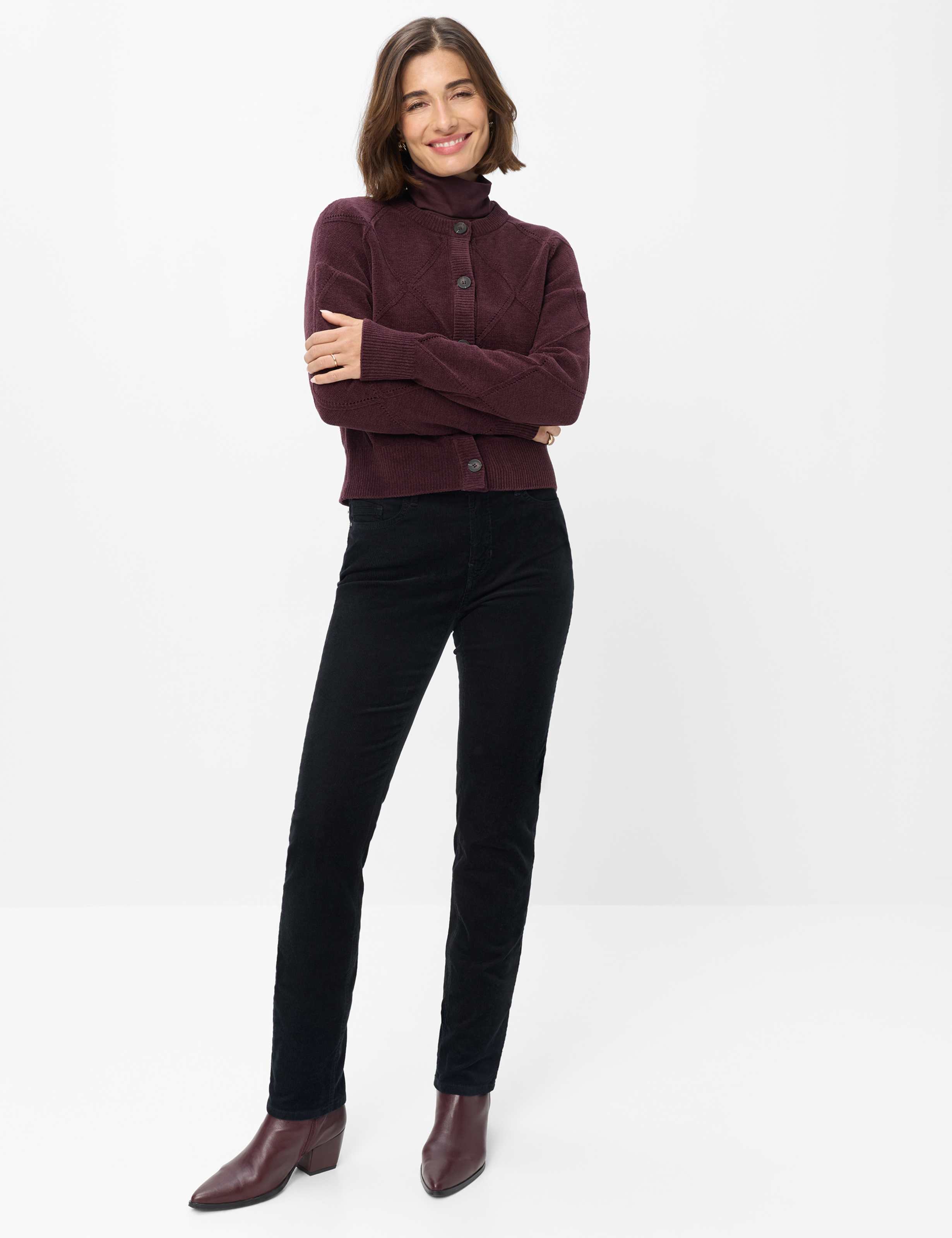Women Style MARY Black Regular Fit Model Outfit