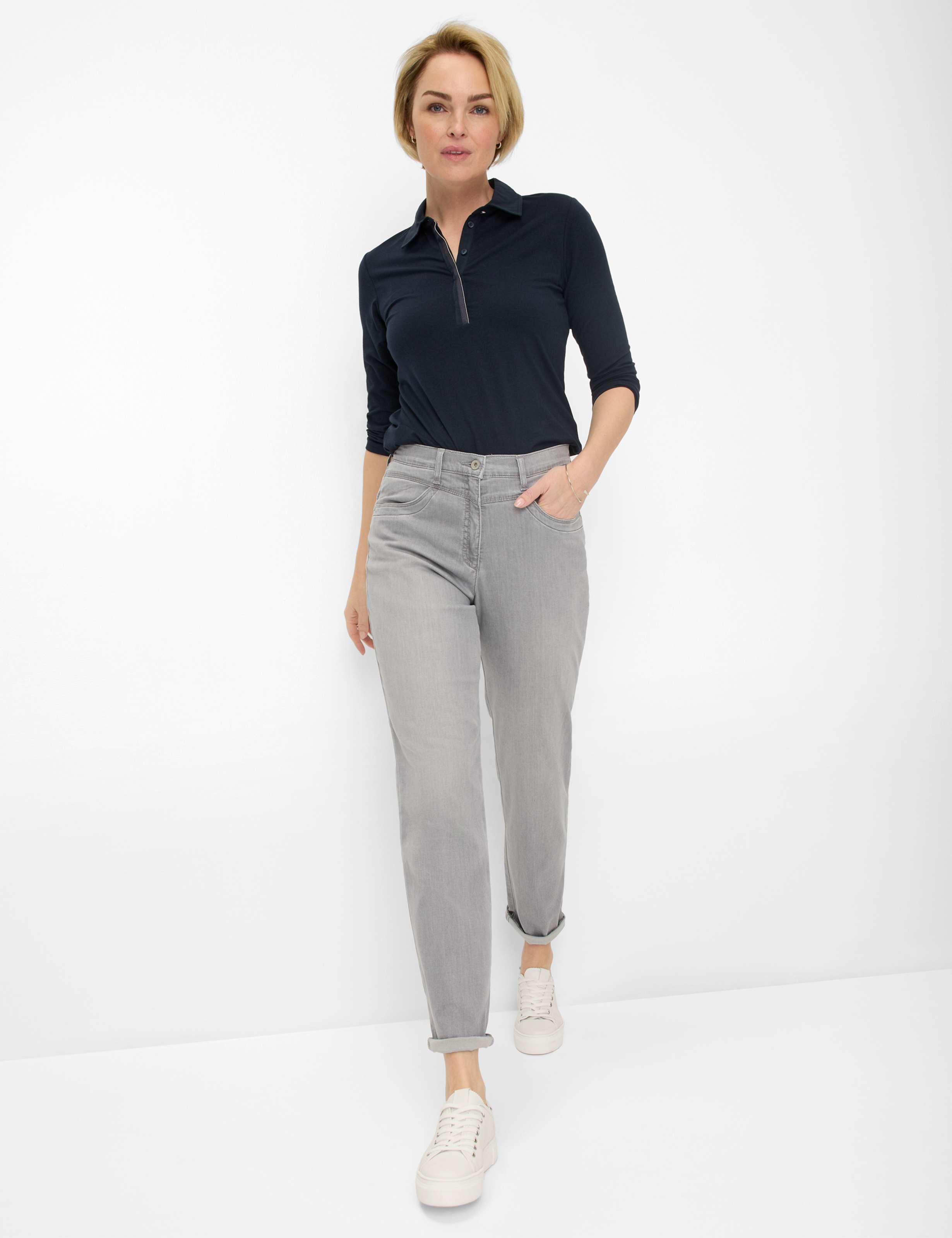 Femme Style CAREN NEW Denim Gris Moyen Comfort Plus Fit Tenue du mannequin