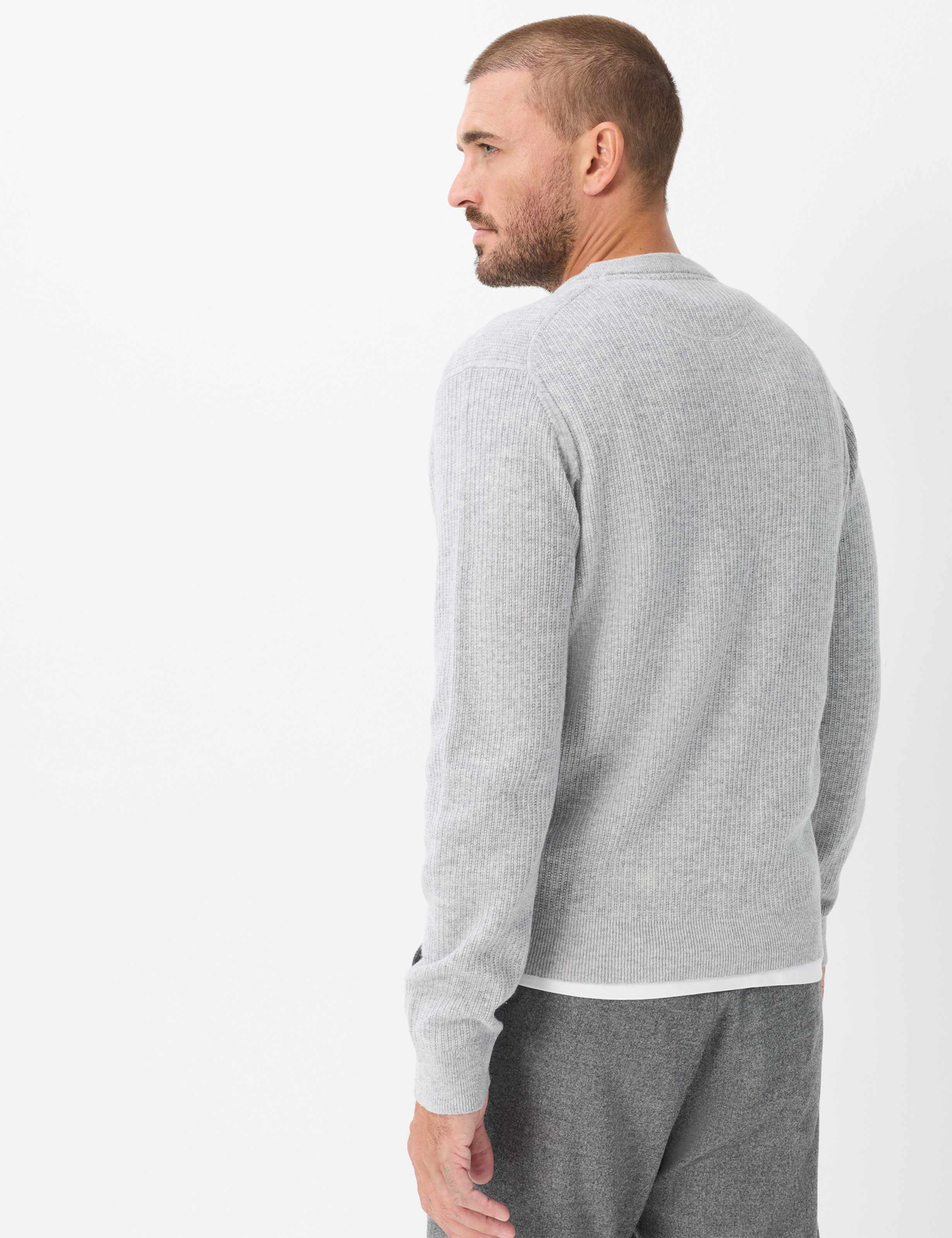 Herren Style RICK Hellgrau  Model Rueck