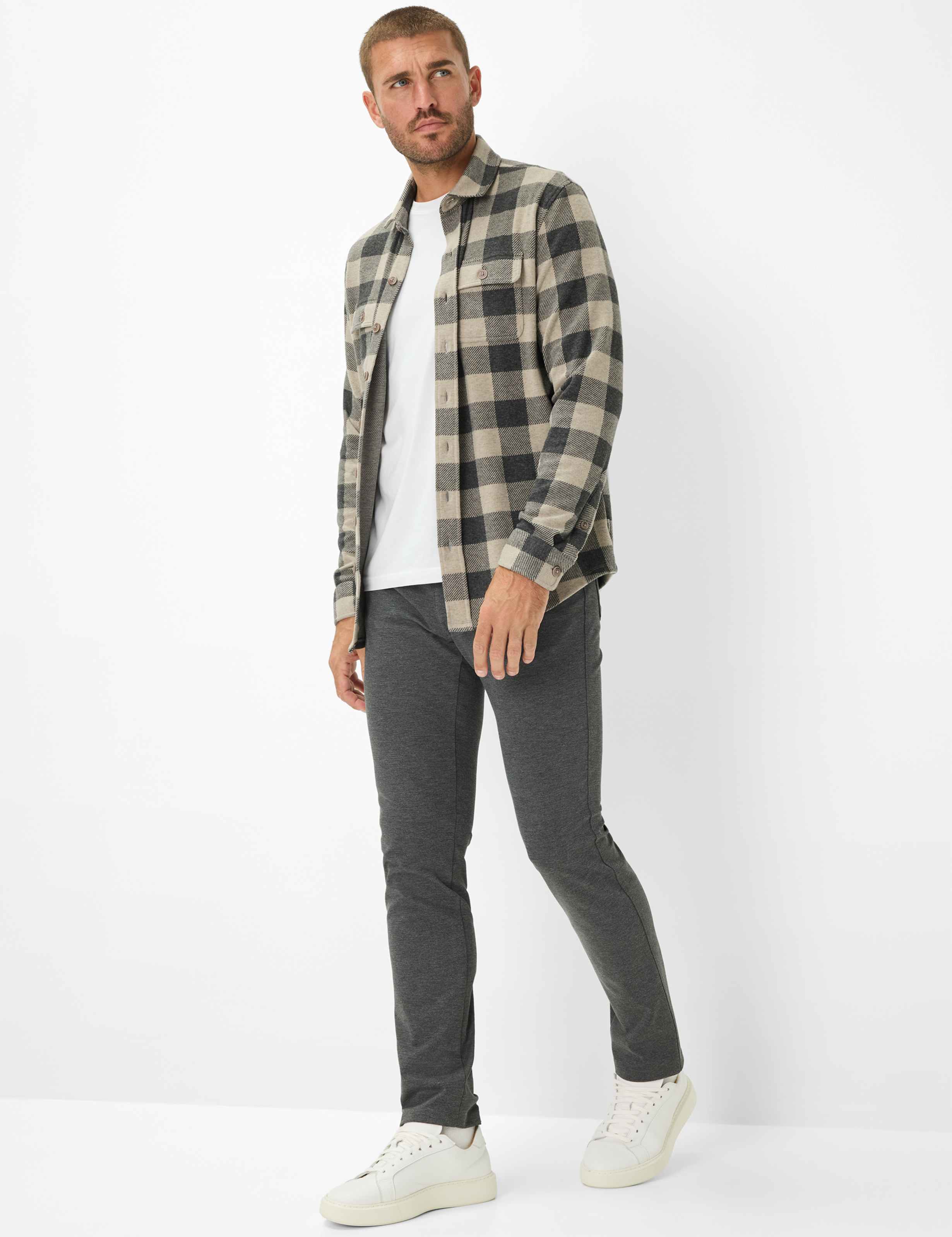 Homme Style CHUCK Gris Moyen Modern Fit Tenue du mannequin