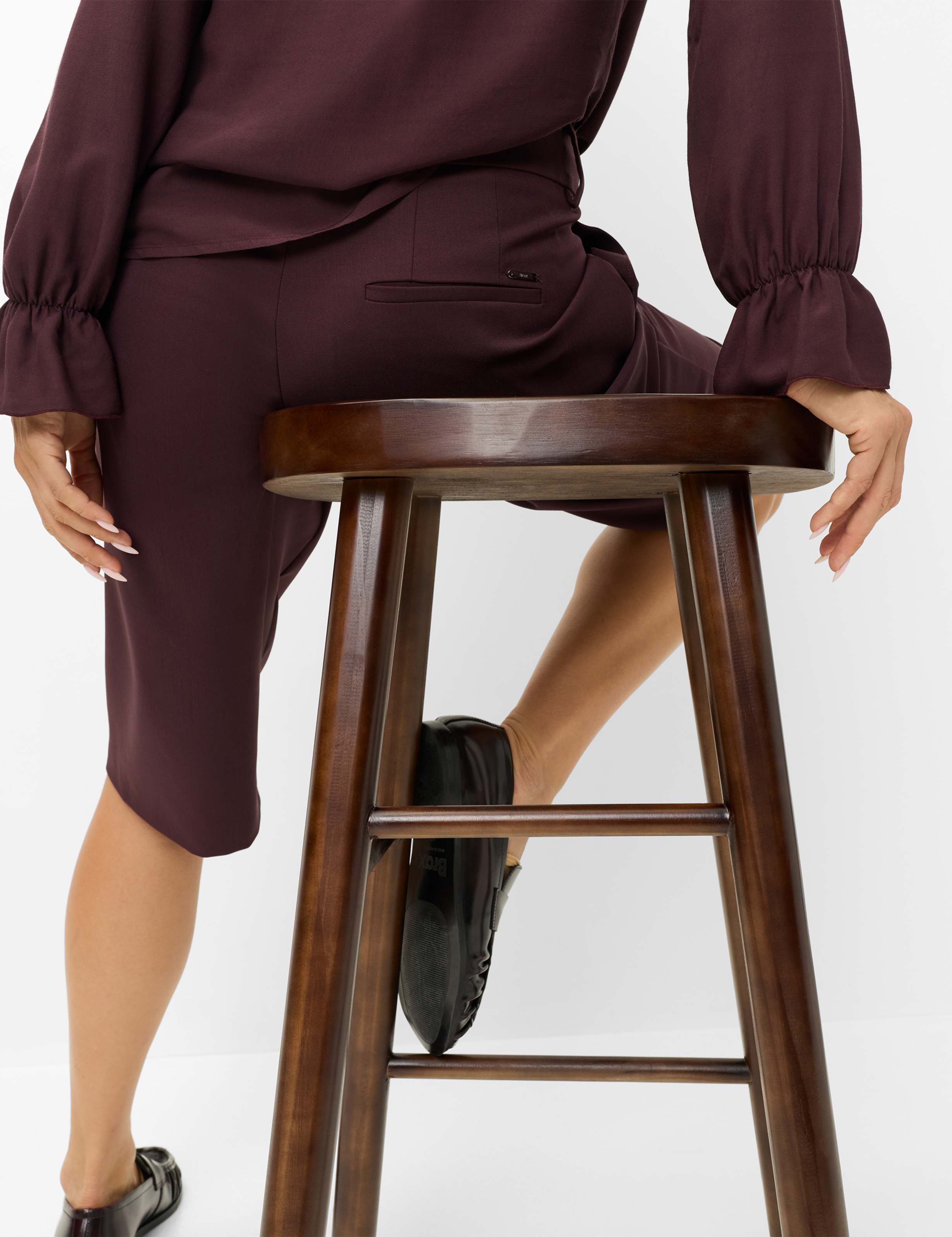 Dames Style MILLA B Donkerpaars Tapered Fit Detail 1