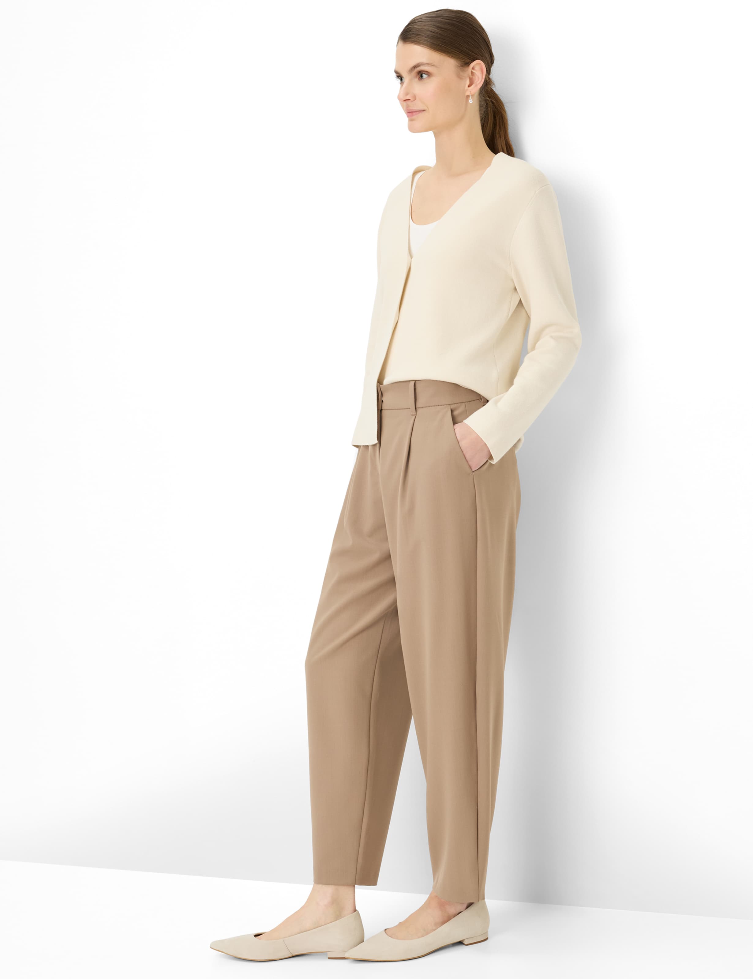 Damen Style MEGAN S Braun Relaxed Fit Model Outfit