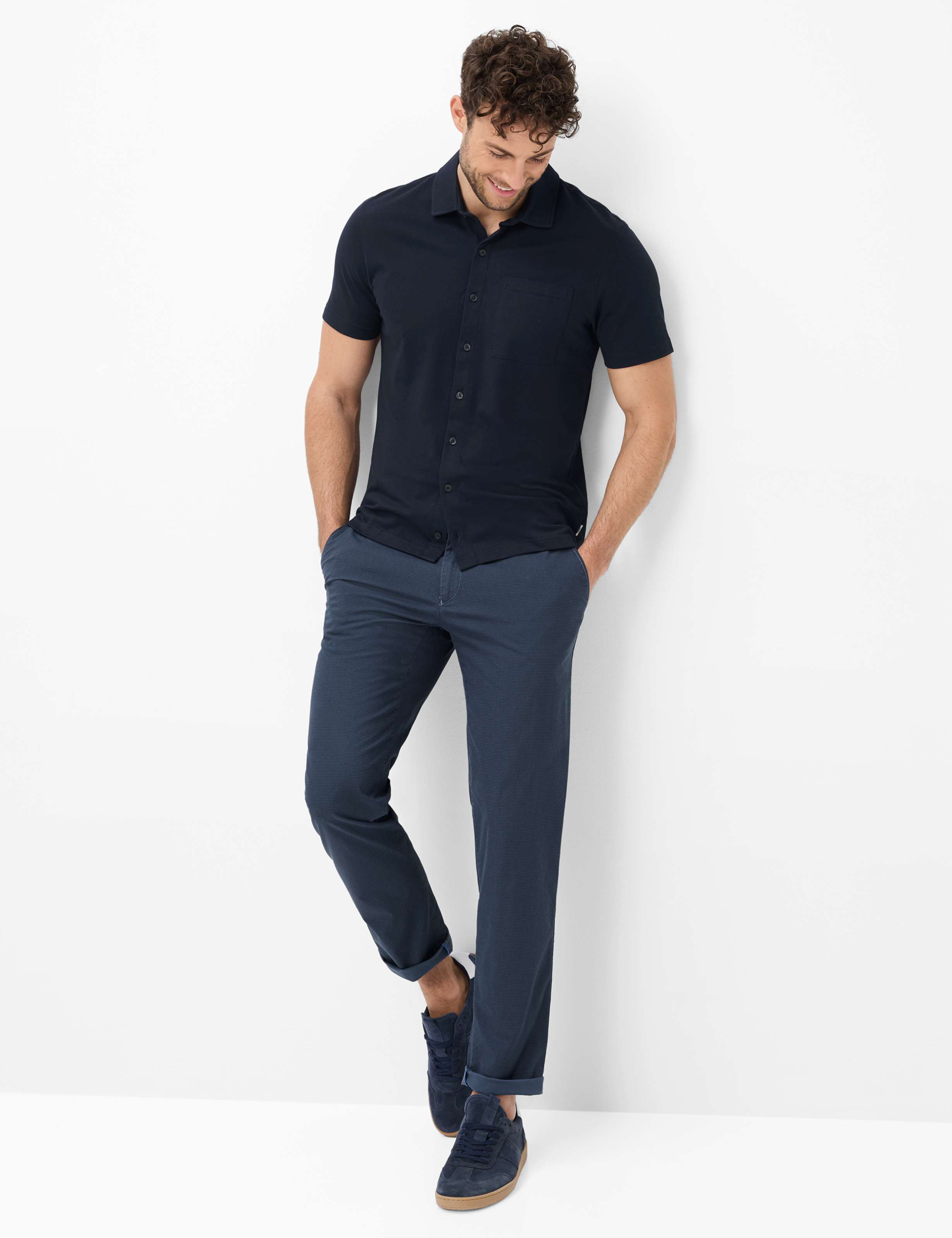 Heren Style FABIO Donkerblauw Modern Fit Model outfit