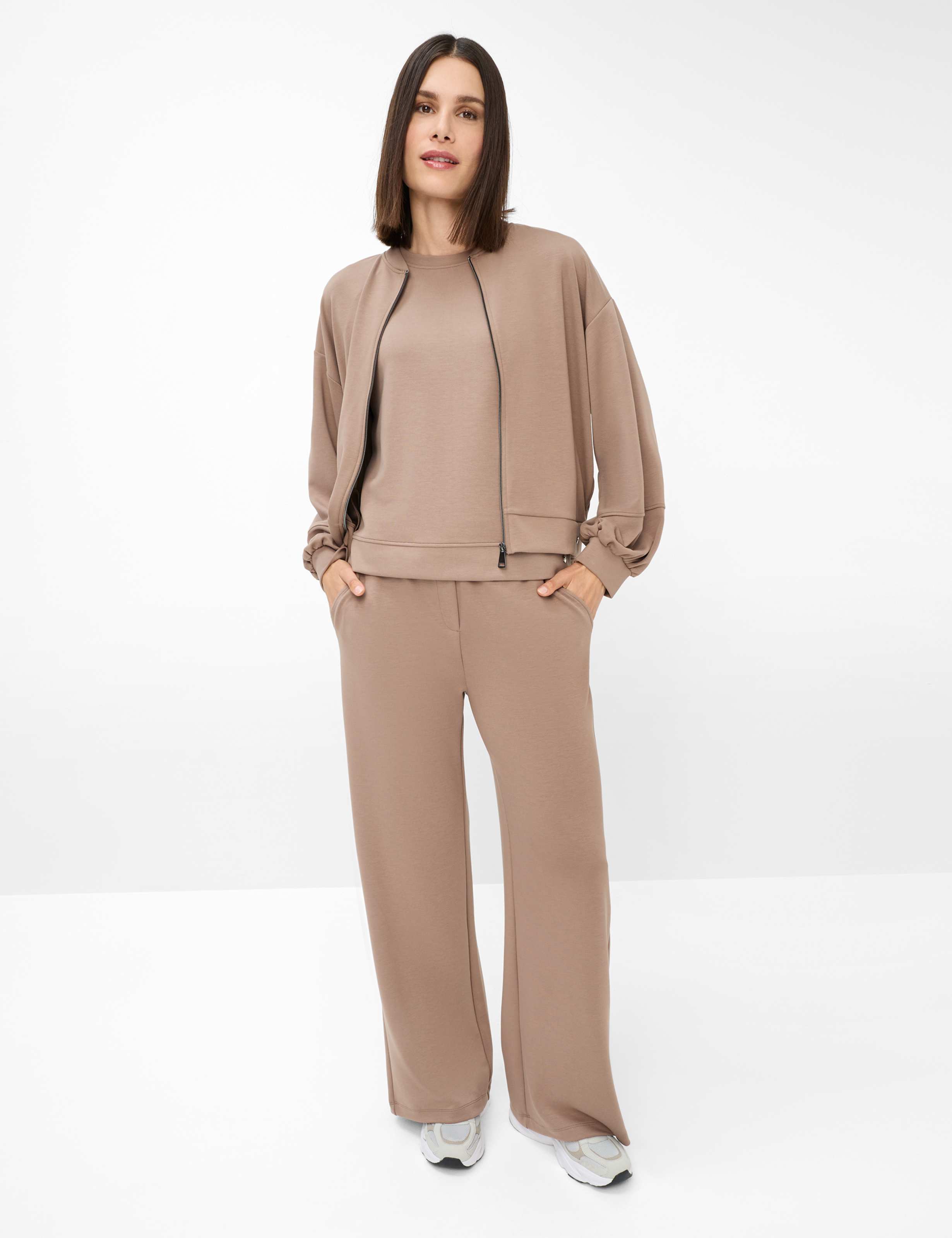 Damen Style MAINE Braun  Model Outfit