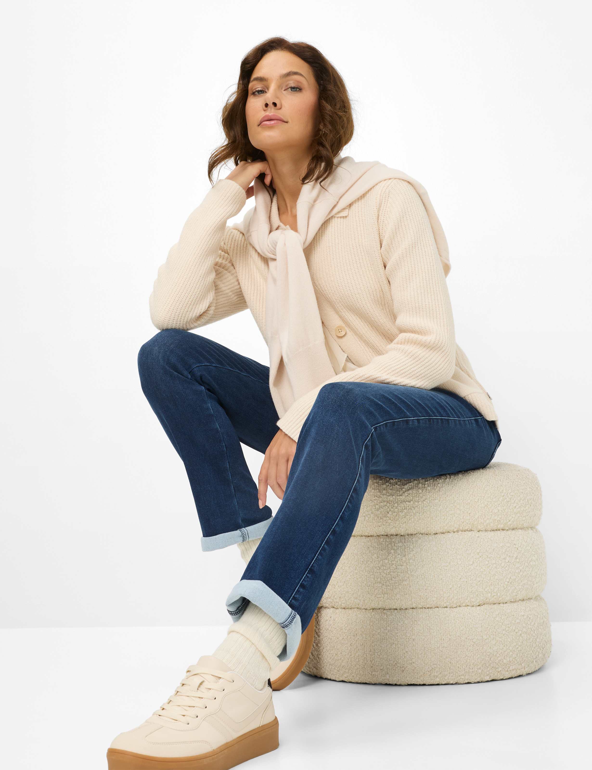 Damen Style CAROLA Denim Blau Feminine Fit Detail 1