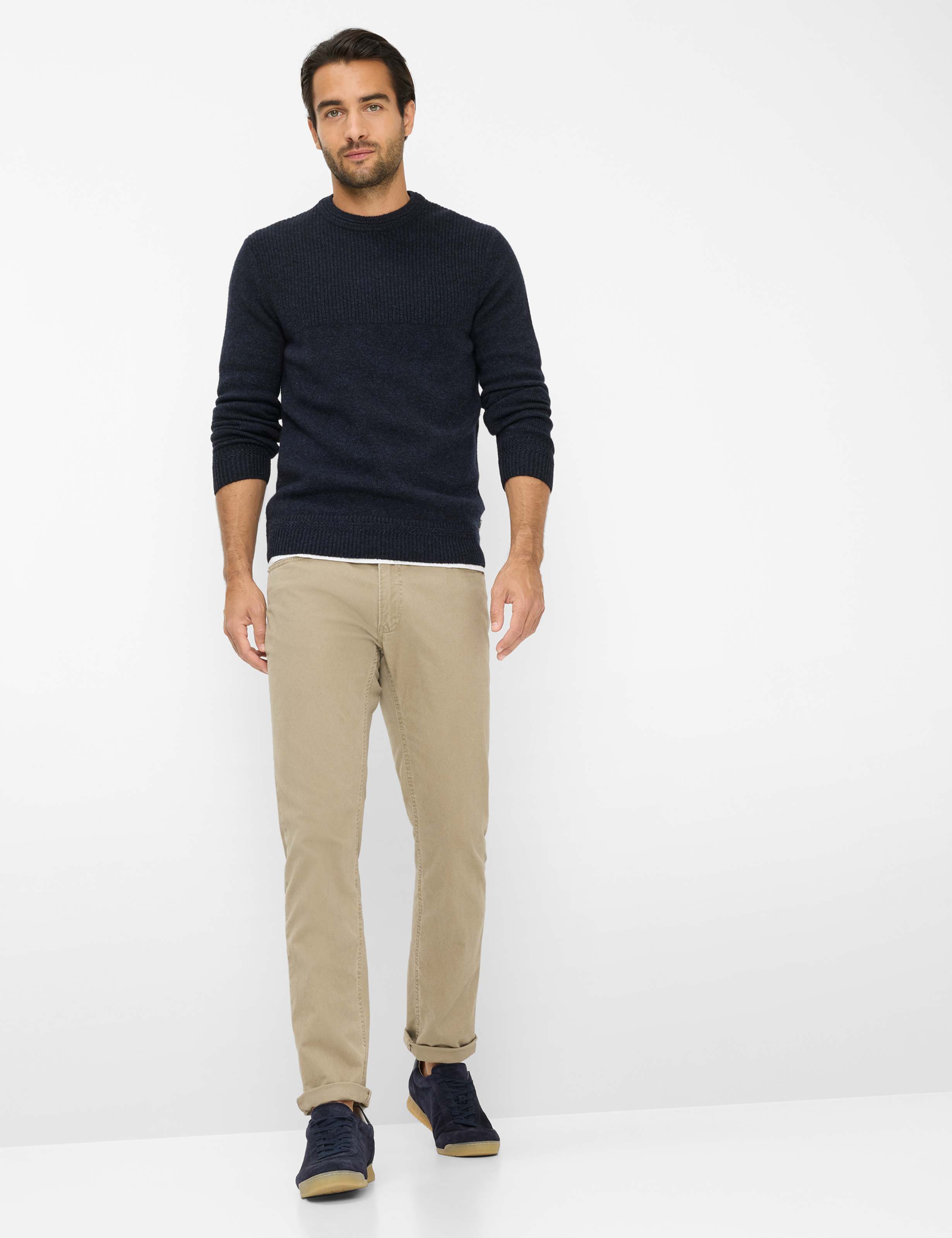 Heren Style CHUCK Beige Modern Fit Model outfit