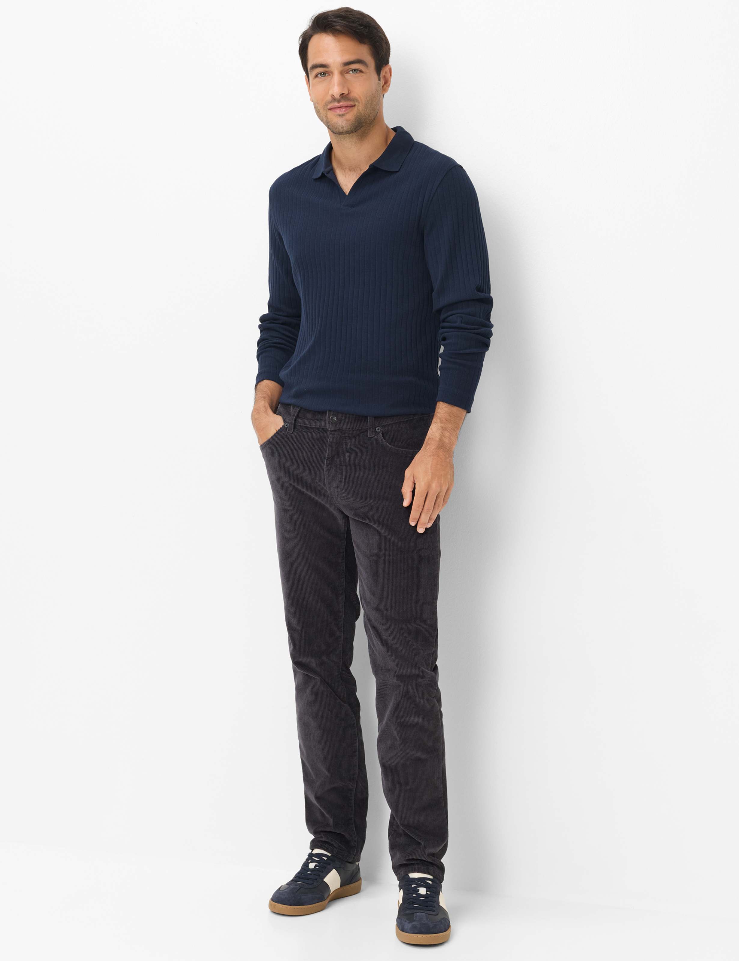 Men Style CADIZ Dark Grey Straight fit Model Outfit
