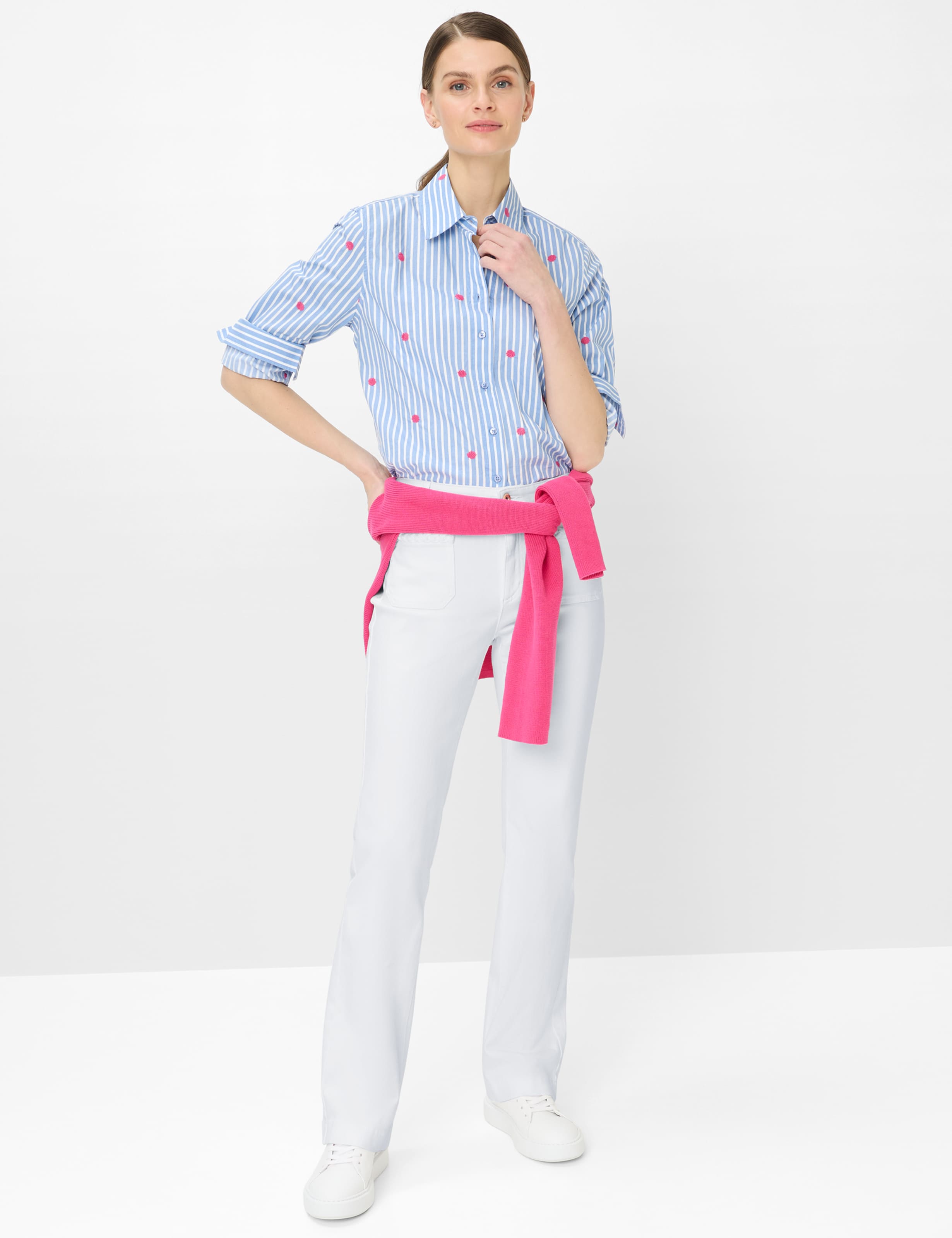 Women Style MARY BOOT Denim White Regular Fit Model Outfit