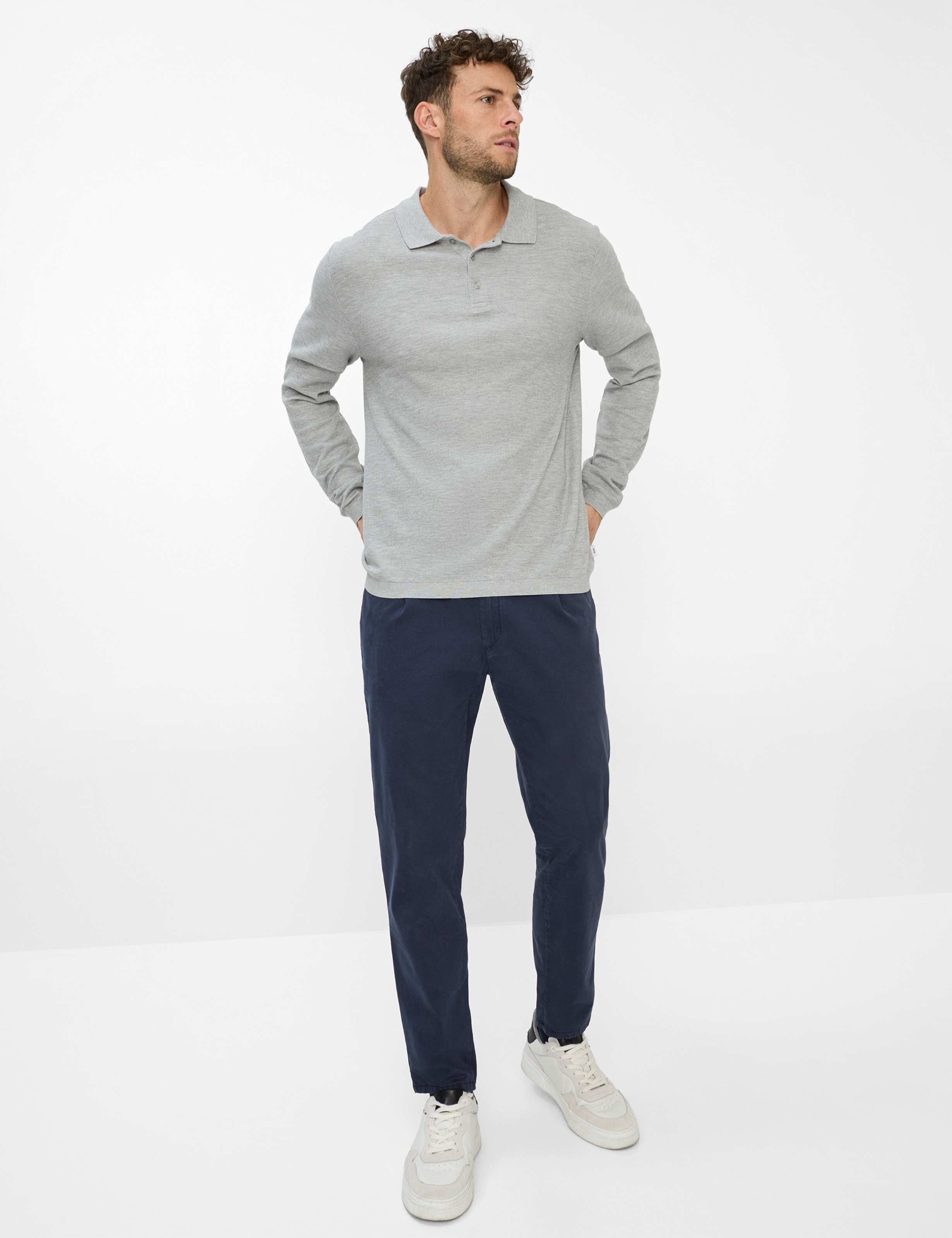 Homme Style PAROS Gris Clair  Tenue du mannequin
