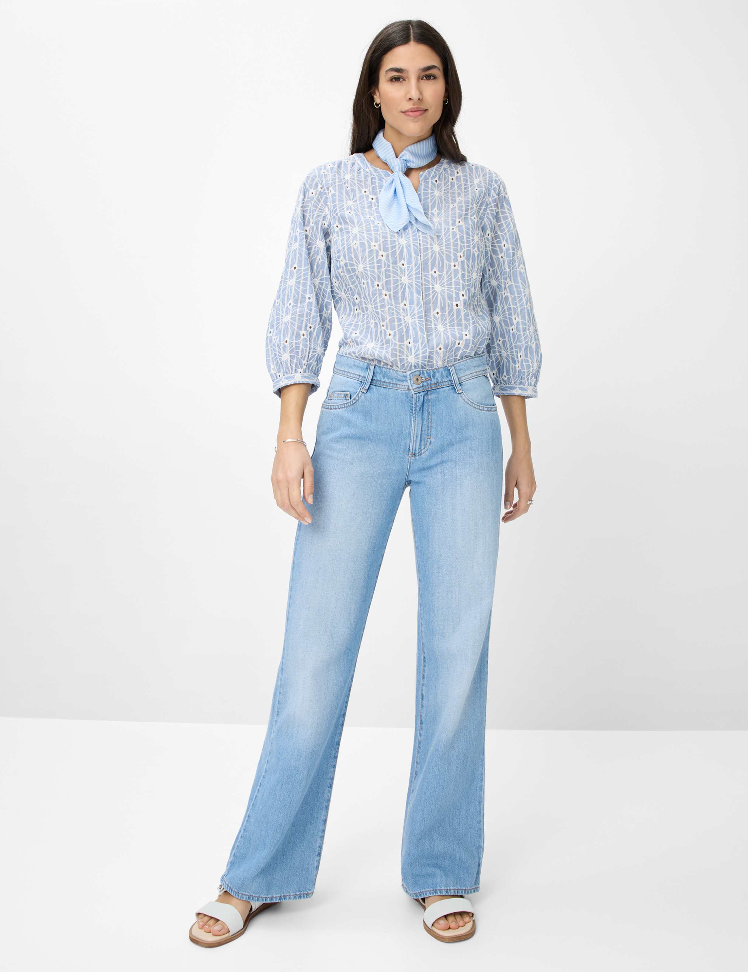 Damen Style MAINE Denim Hellblau Wide Leg Model Outfit