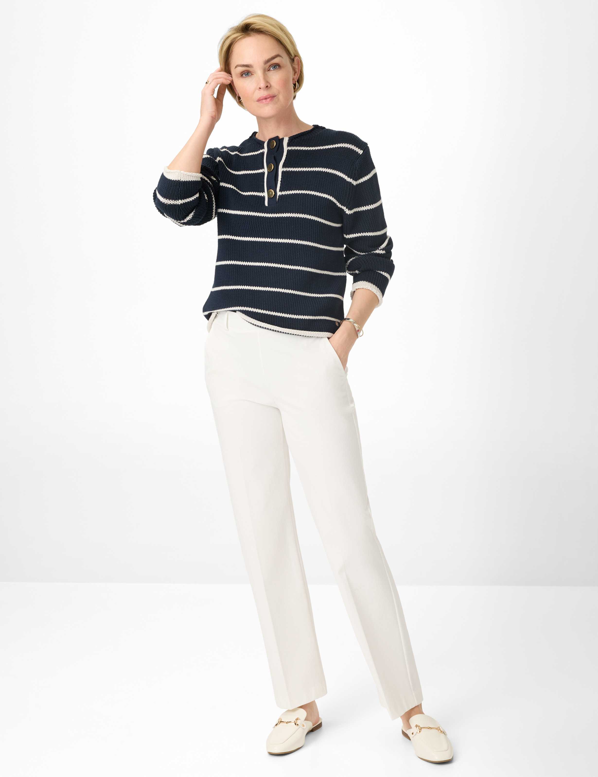 Damen Style LILLYTH FLARED Cremeweiß Slim Fit Model Outfit