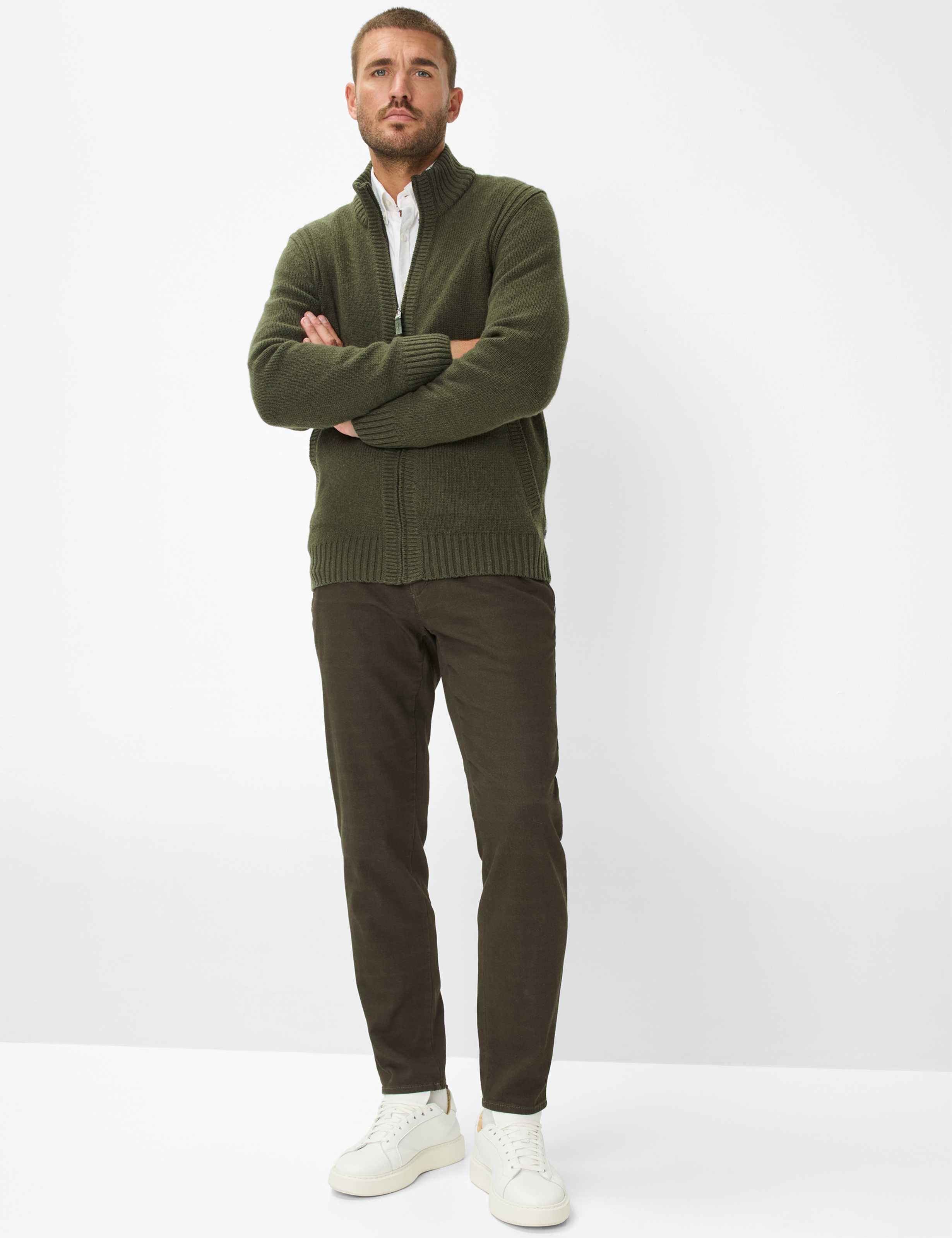 Herren Style FABIO Dunkelgrün Modern Fit Model Outfit