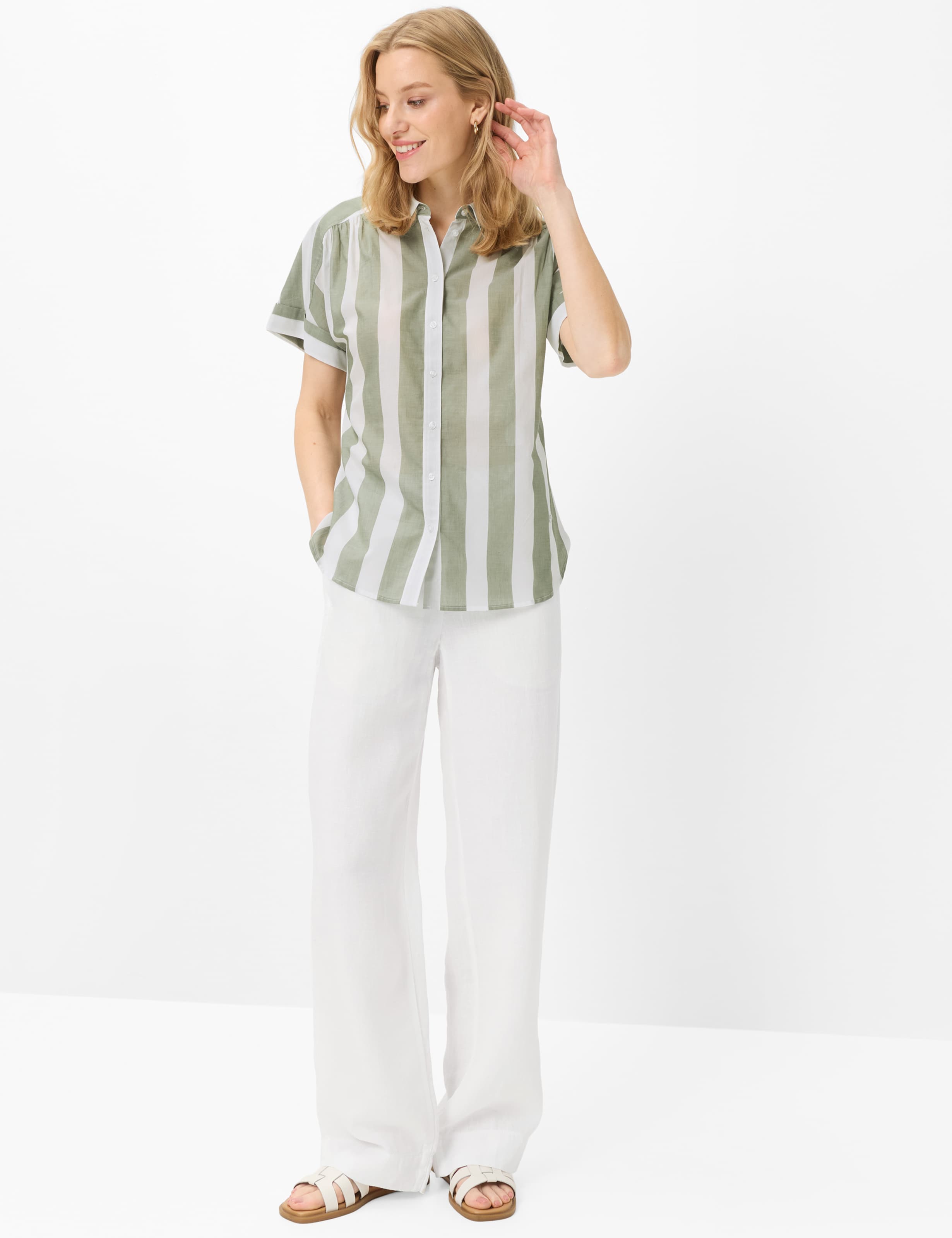 Damen Style VIV Grün - Oliv  Model Outfit