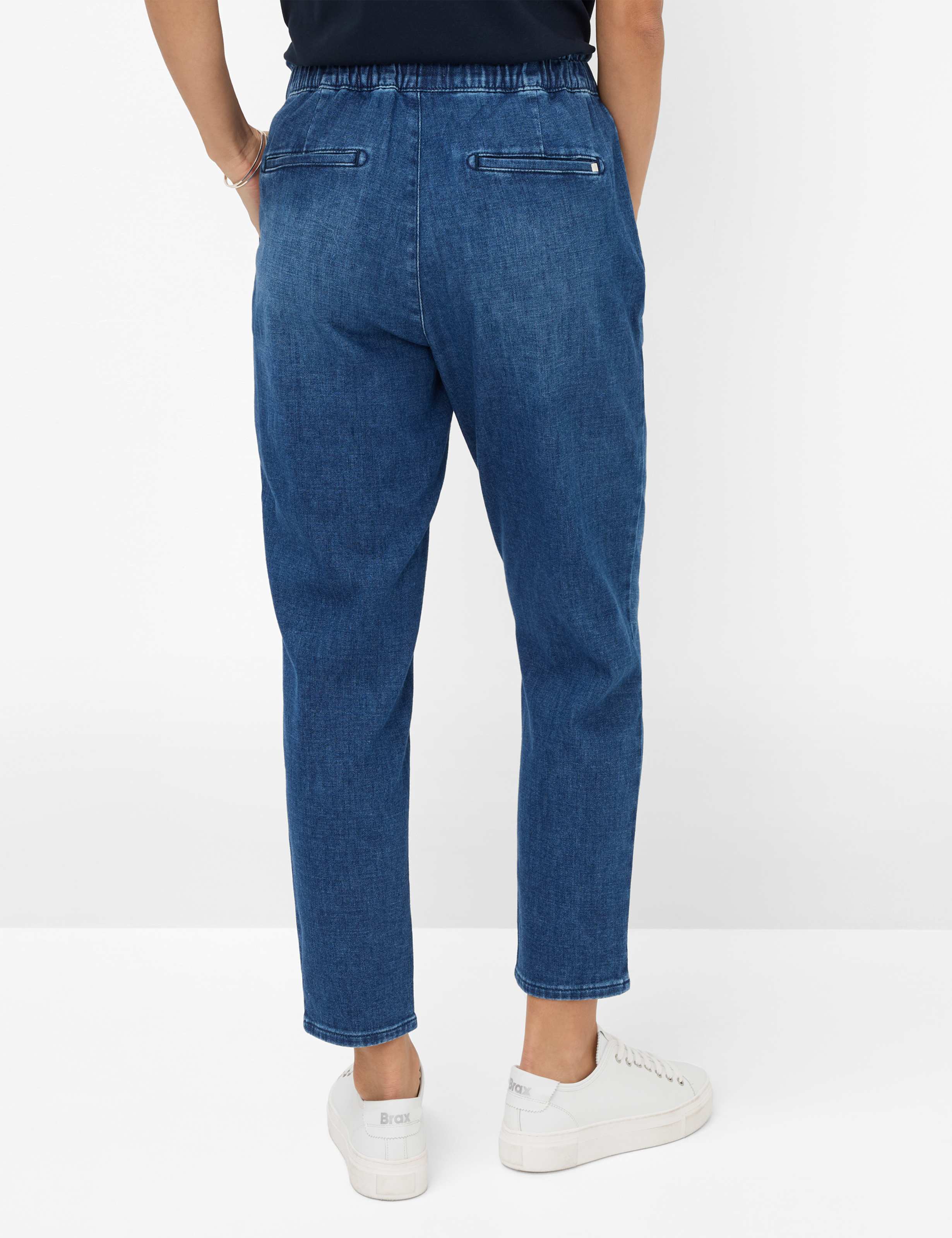 Damen Style MONA S Denim Blau Relaxed Fit Model Rueck